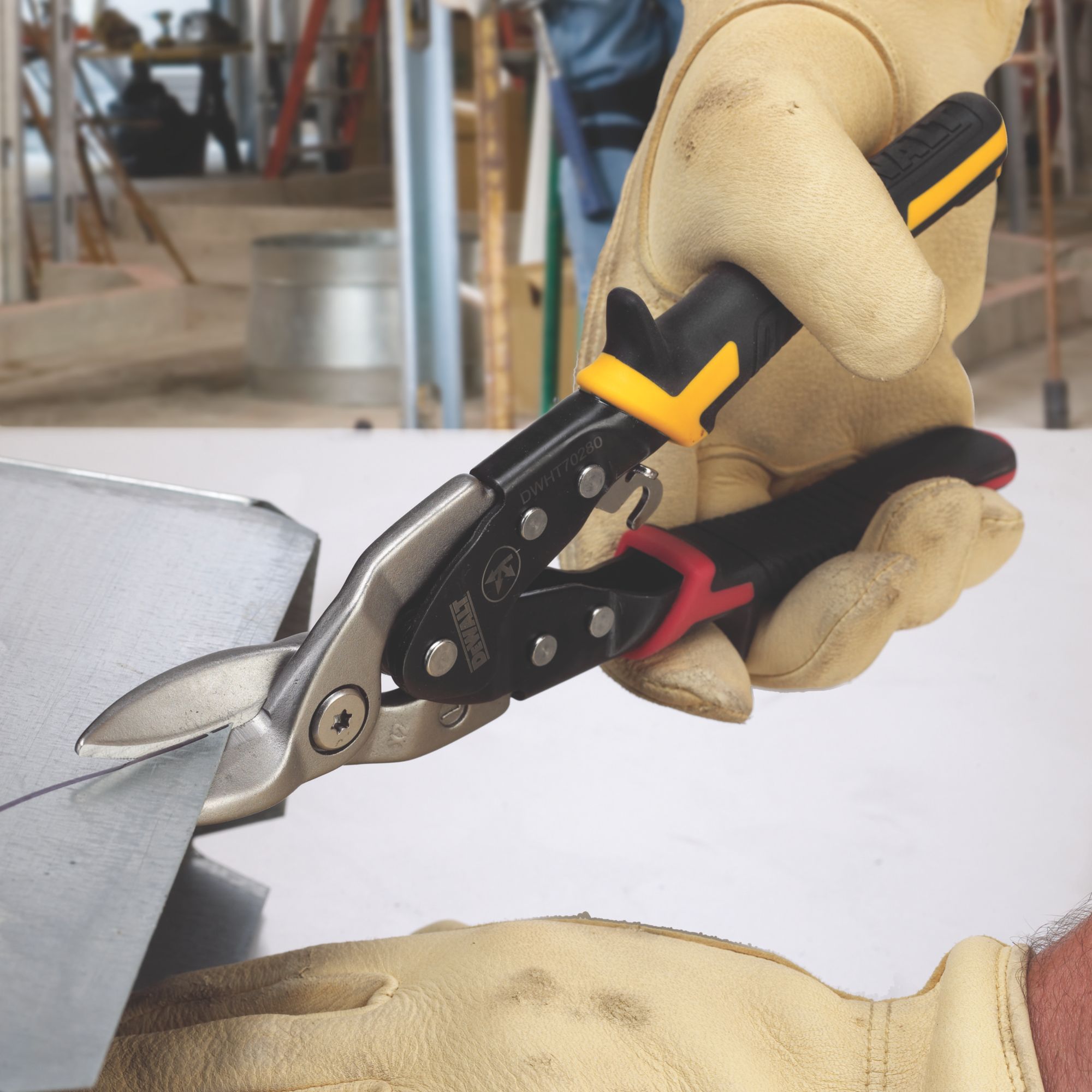 DeWalt DWHT70280 239mm Offset left tin snips