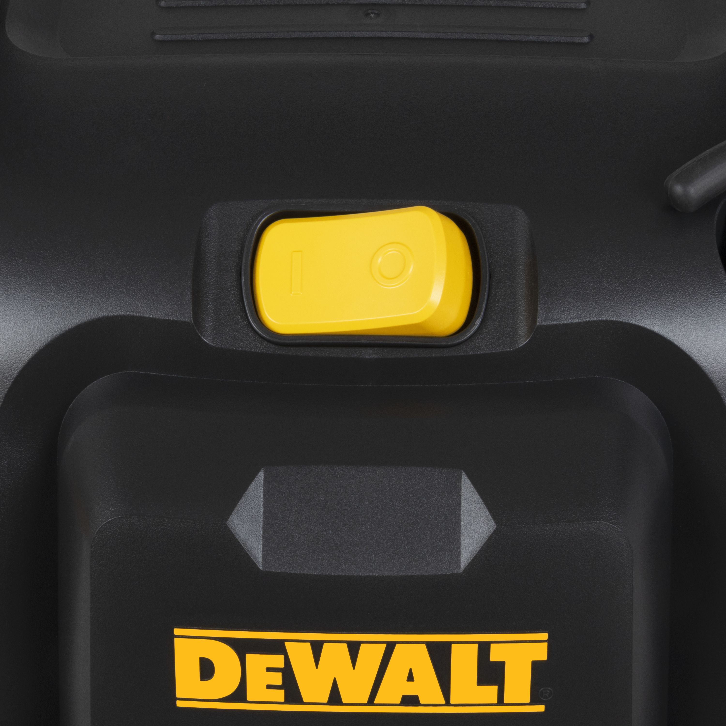 DeWalt DXV20PC Corded Wet & dry vacuum, 20L
