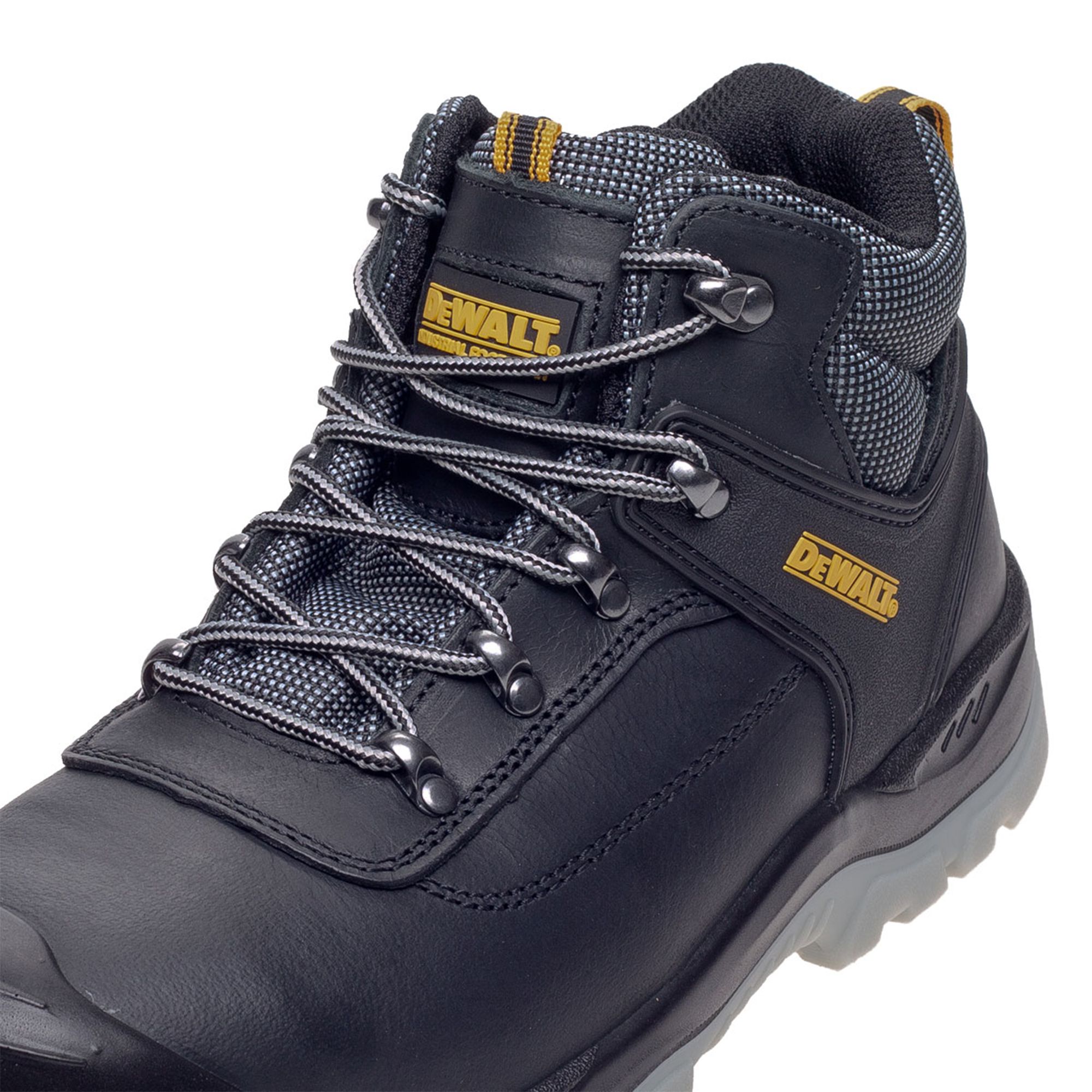 B&q safety best sale boots dewalt