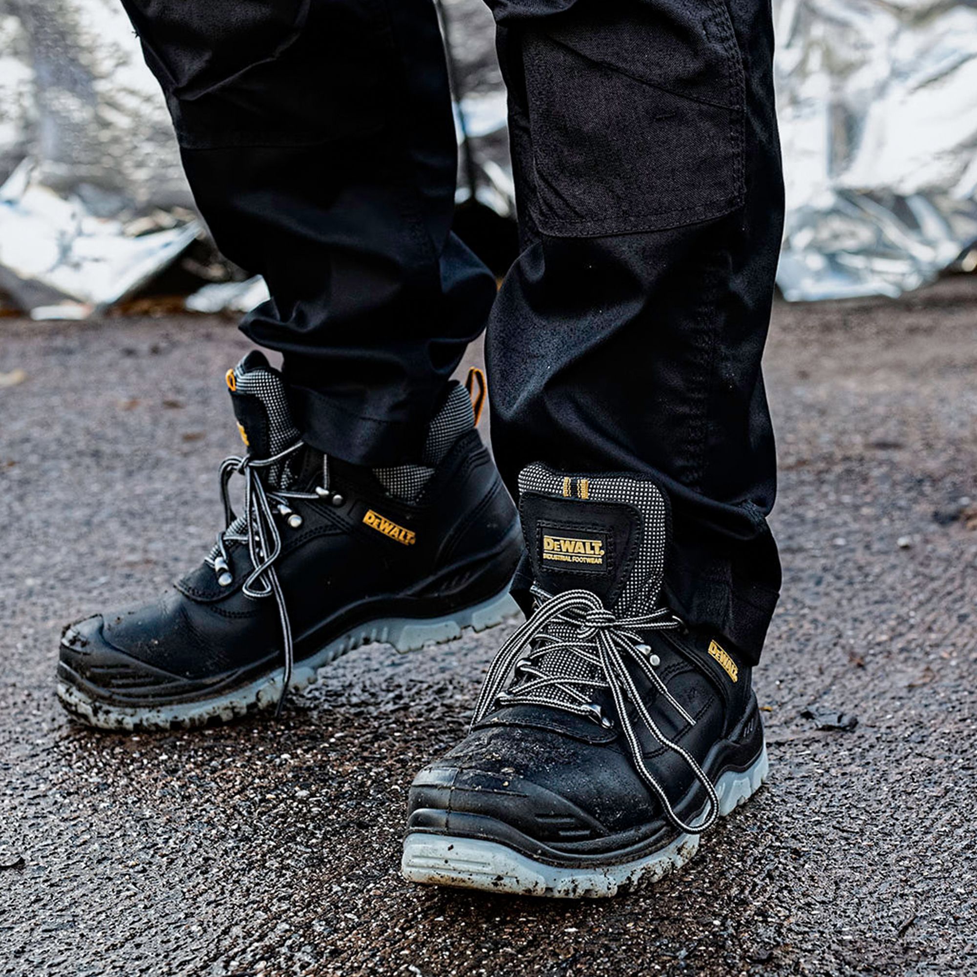 Black dewalt hot sale work boots