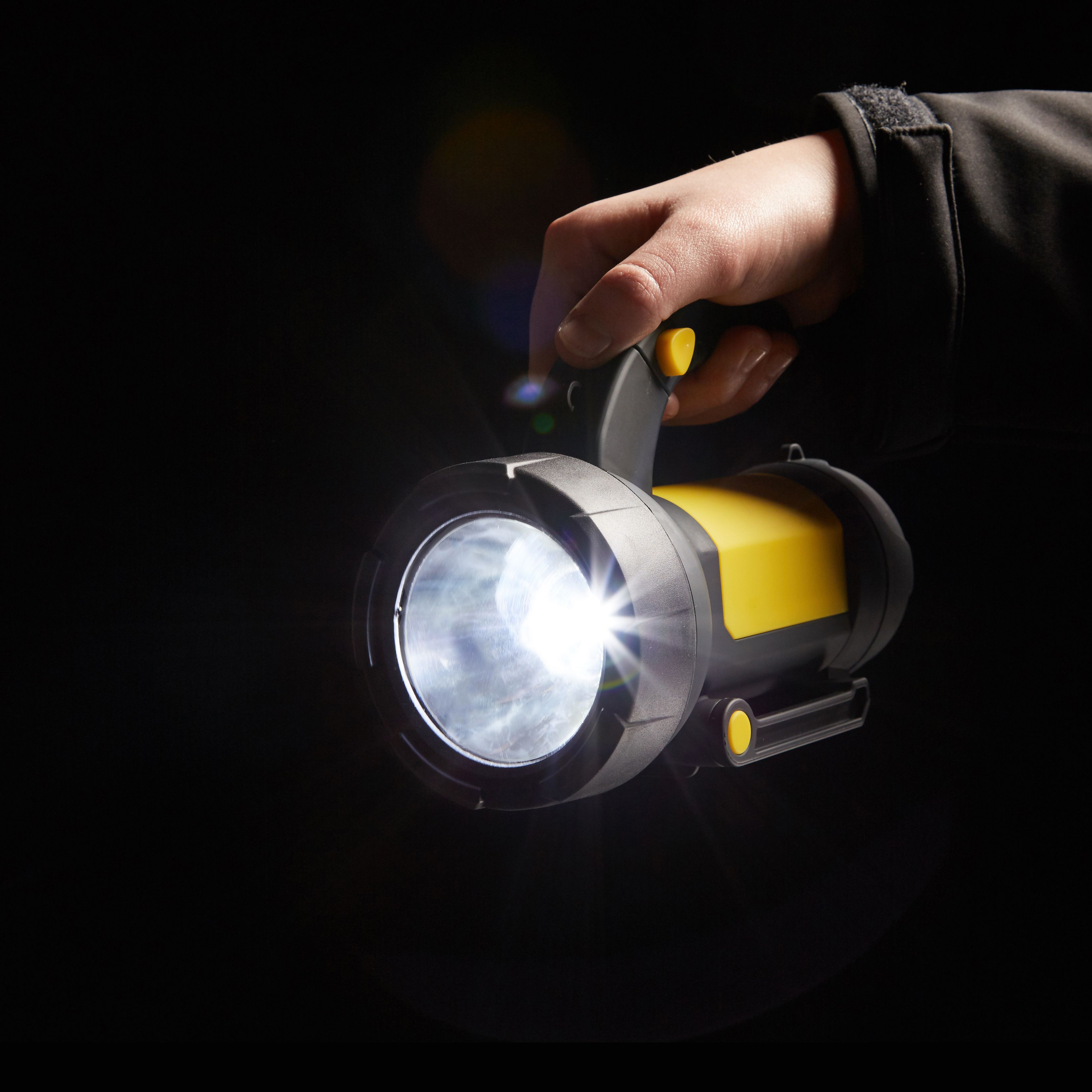 Diall Black & yellow Rechargeable 190lm LED Torch