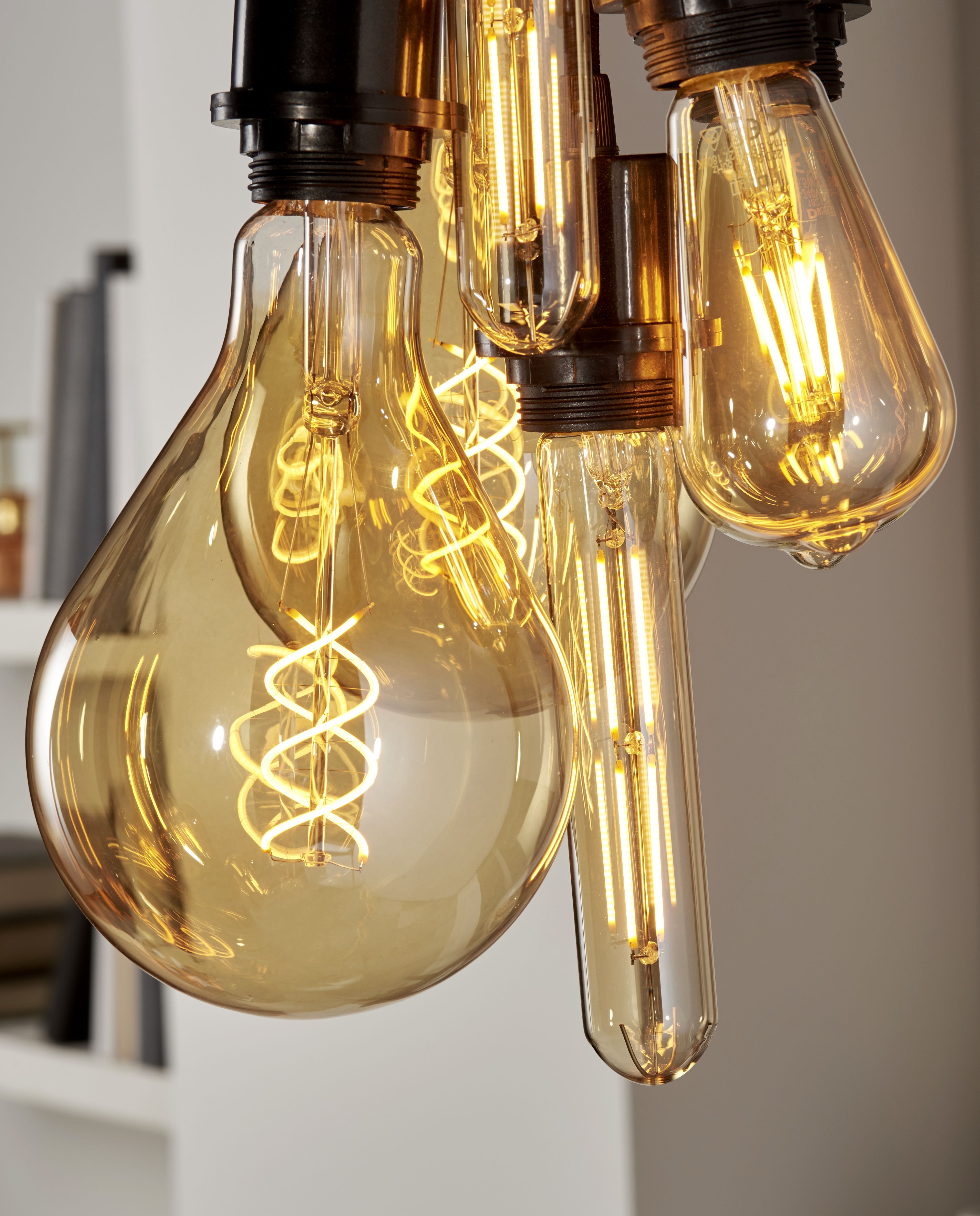 Diall E27 6W 470lm 300° Clear ST64 Warm white LED Filament Light bulb