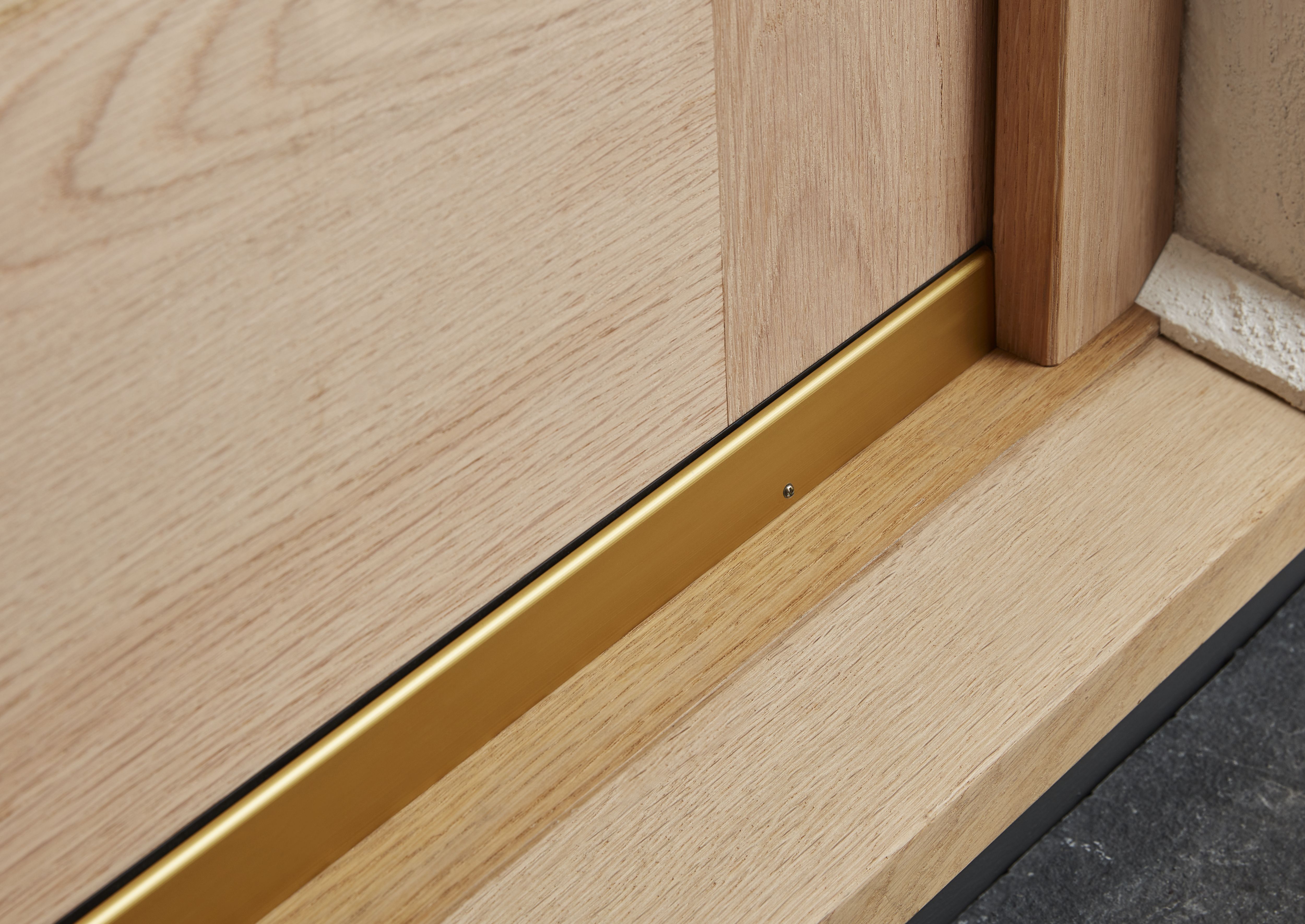 Diall Gold Gold Effect Pvc Two Part Threshold Door Seal L 0 91m Diy At B Q