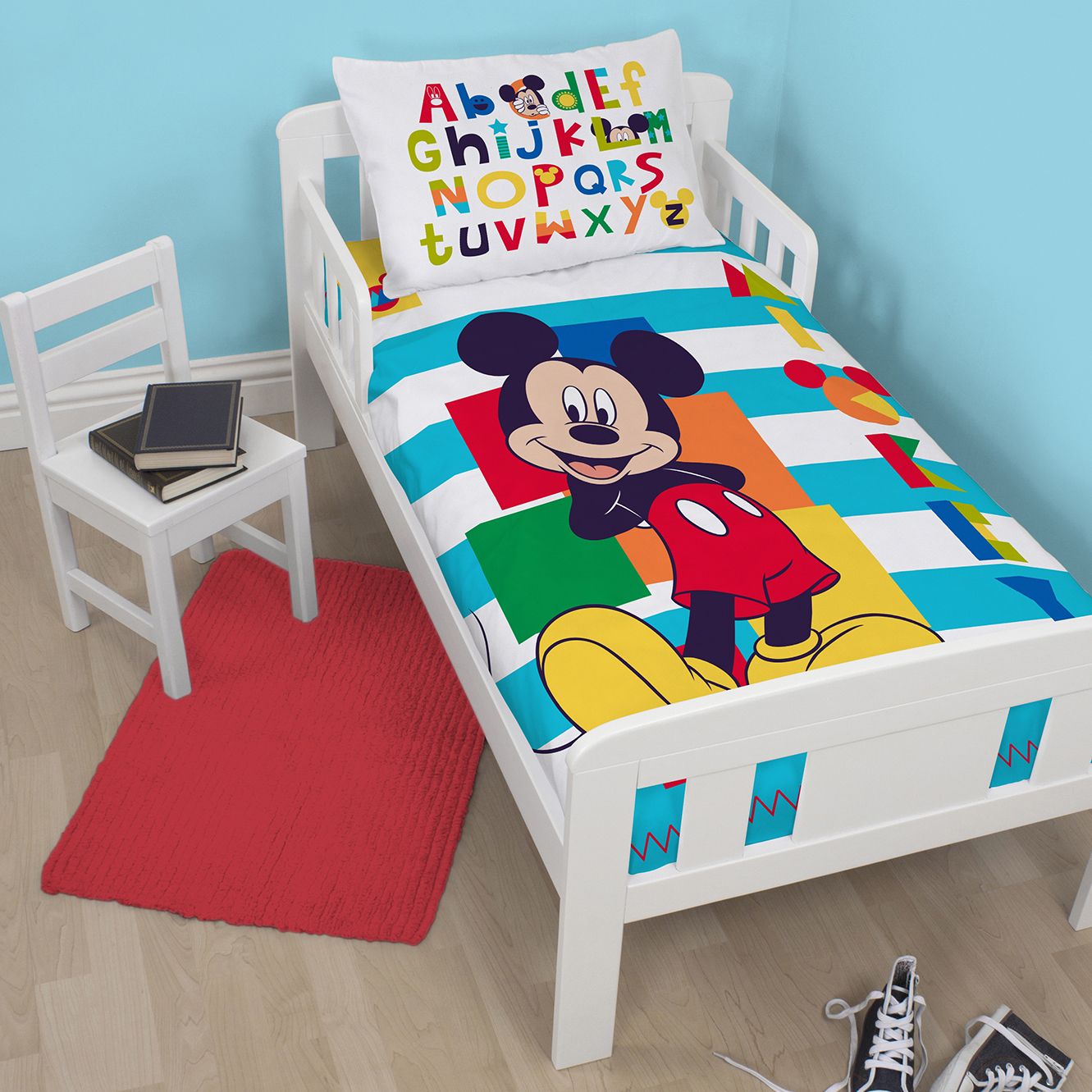 Disney Mickey Mouse Multicolour Junior Bedding set DIY at B&Q
