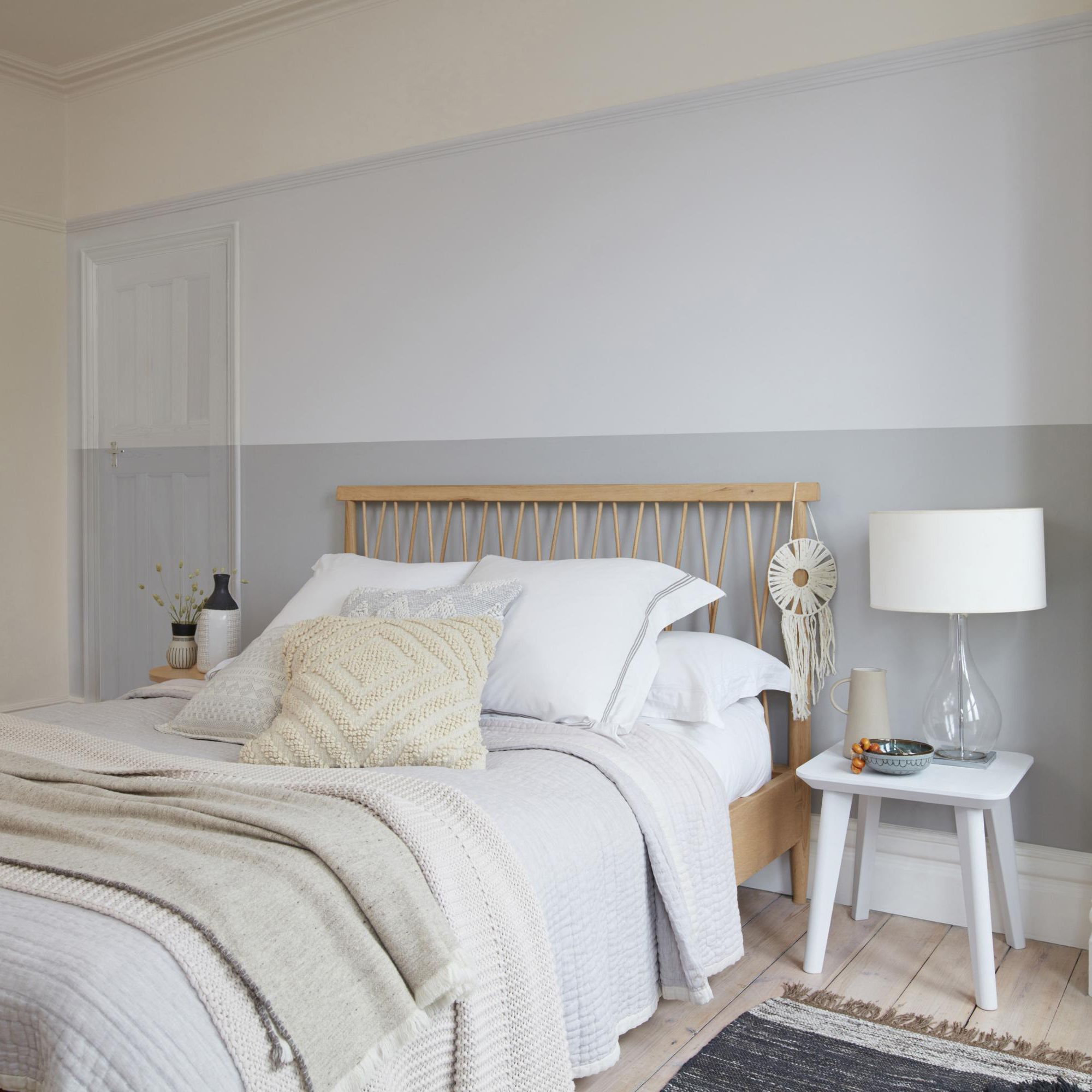 Dulux Trade Polished pebble Vinyl matt Wall & ceiling Emulsion paint, 5L