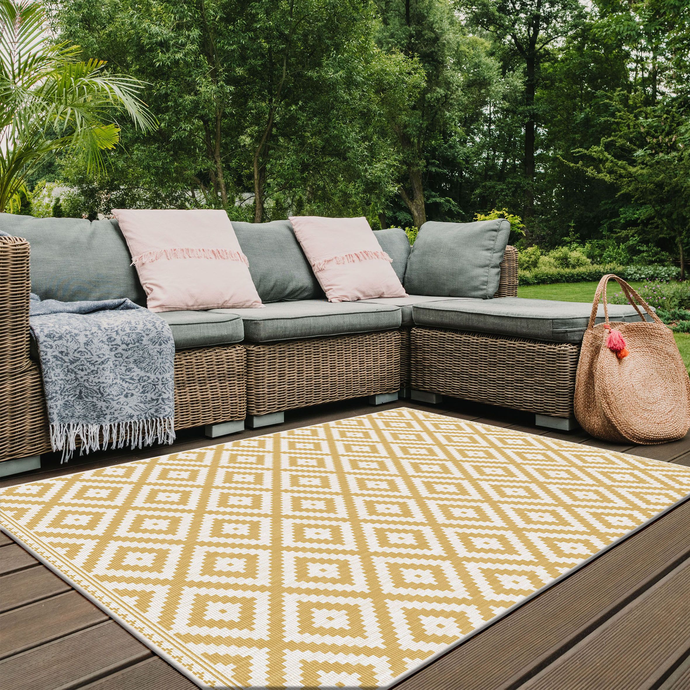 Duo Weave Ochre Geo Reversible Medium Indoor & outdoor Rug, (L)170cm x (W)120cm