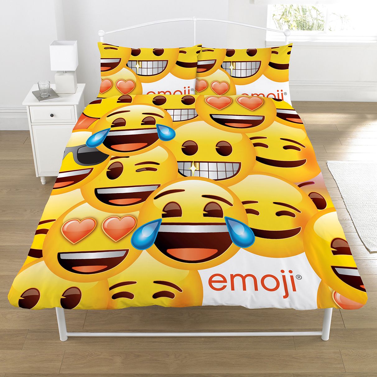 Emoji Smiley Yellow Double Bedding set DIY at B&Q