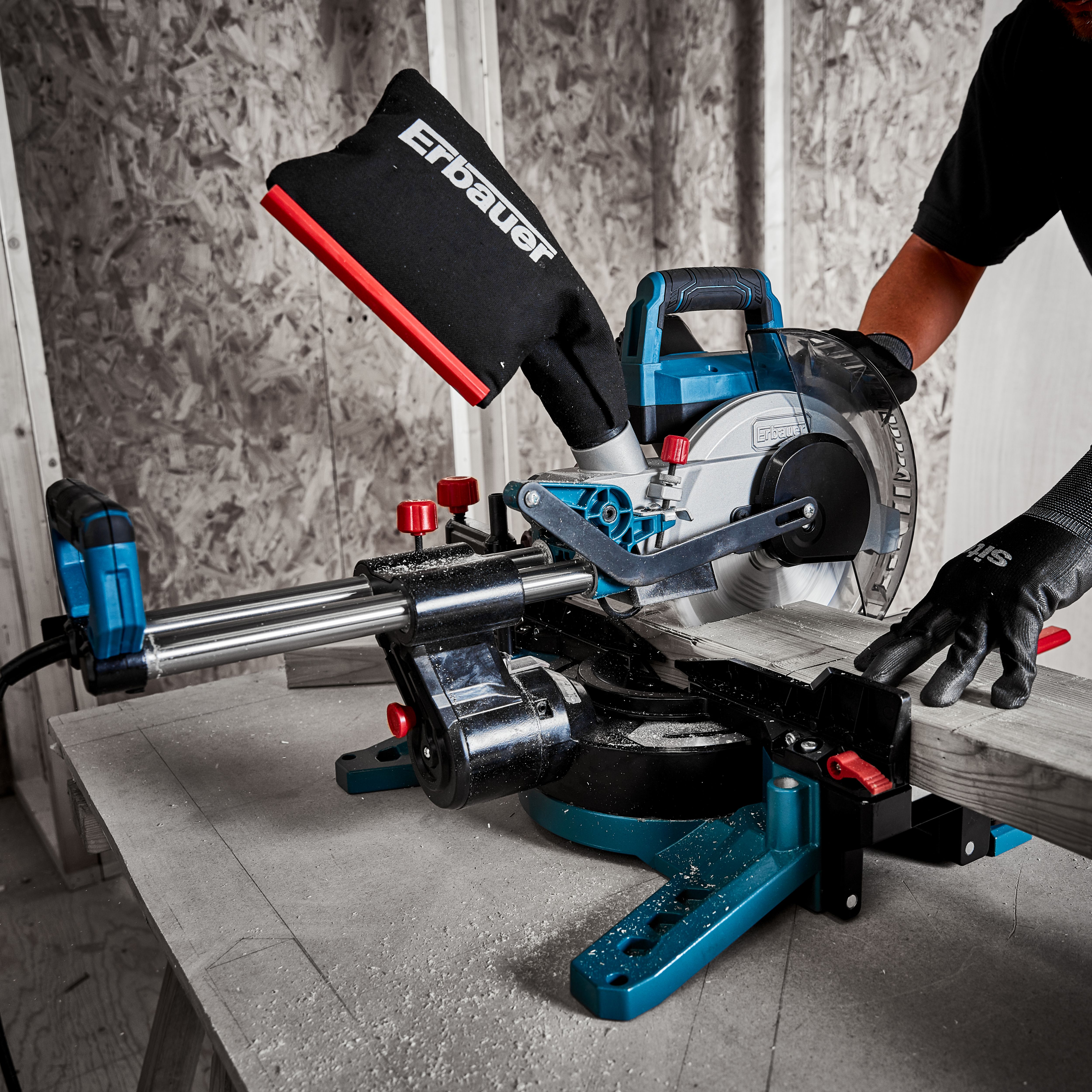 Erbauer 1400W 220-240V 210mm Corded Sliding mitre saw EMIS216S