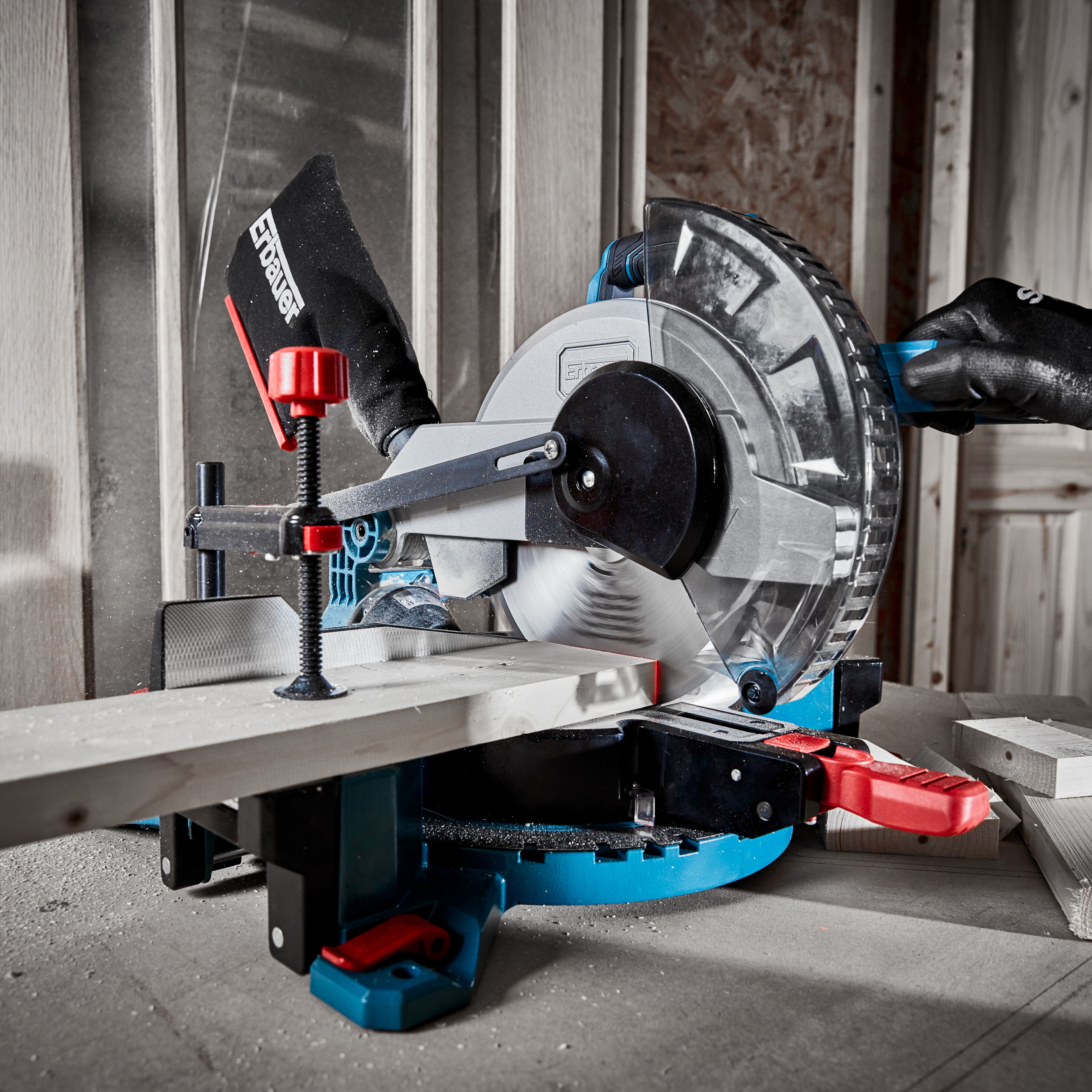Erbauer 1800W 220-240V 254mm Corded Compound mitre saw EMIS254C