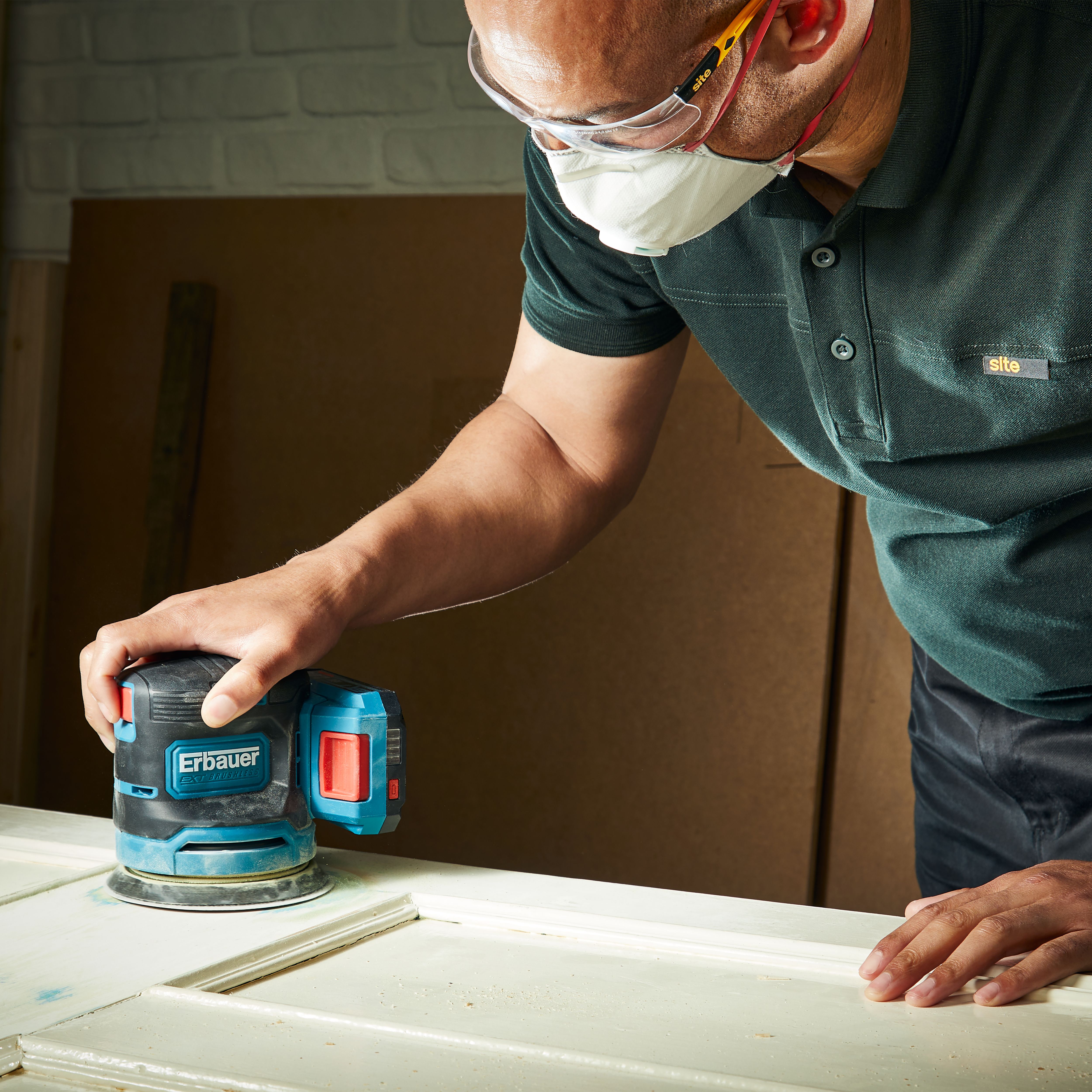Erbauer 18V 125mm Li-ion EXT Keep Cool Brushless V2 Cordless Random orbit sander (Bare Tool) - ERI1105SDR
