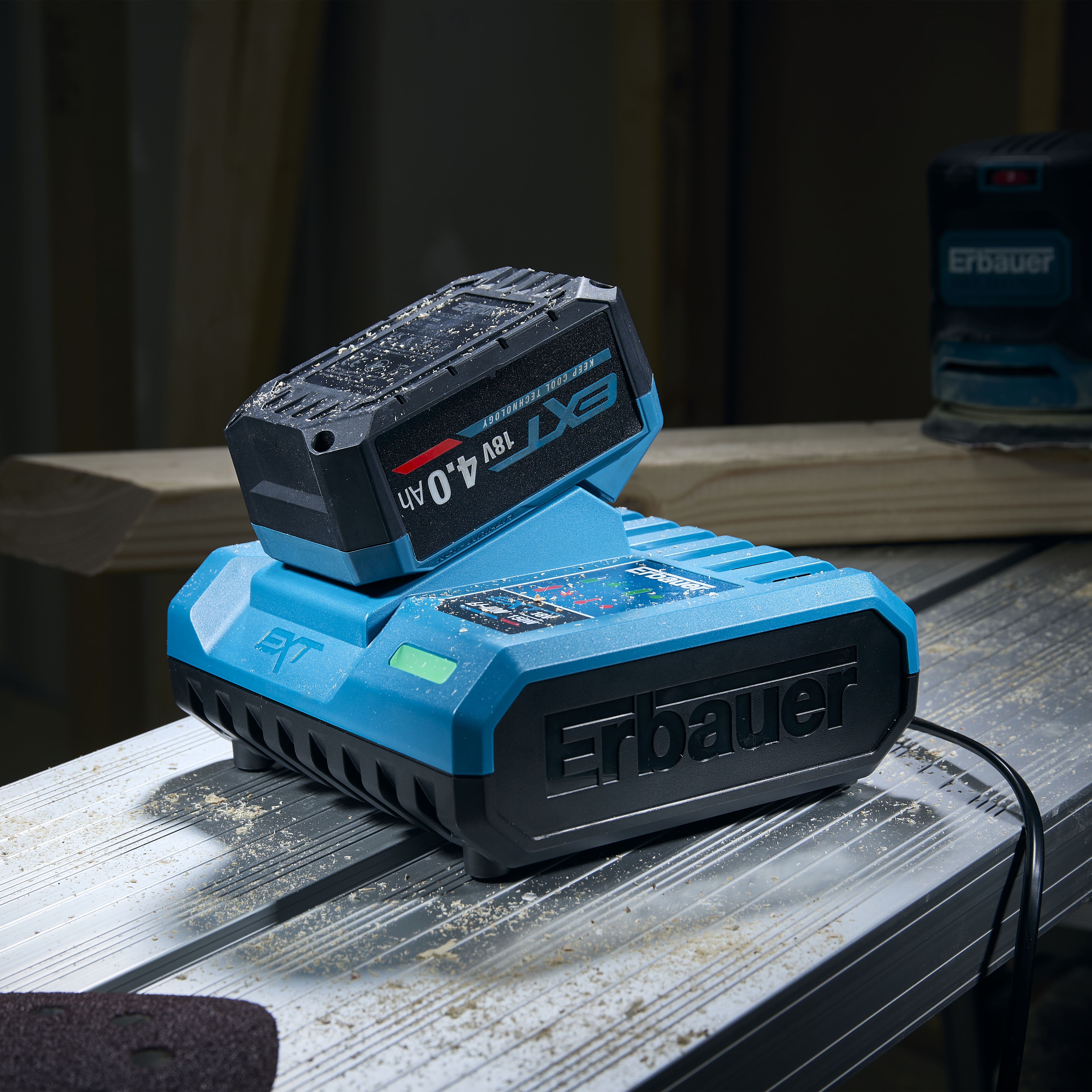 Erbauer 230-240V EXT Keep Cool 6A Li-ion Standard Battery charger