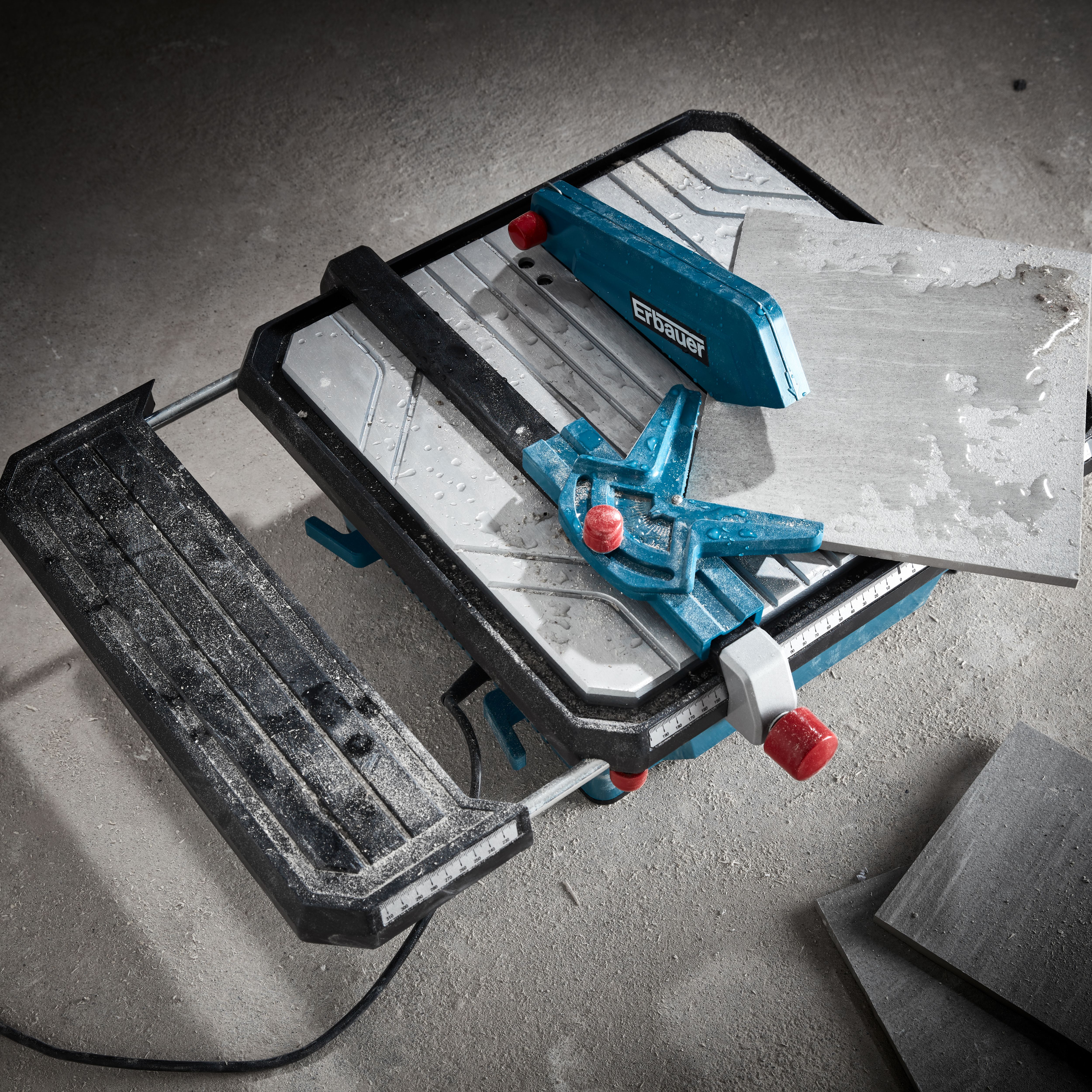 Erbauer erb337tcb 750w electric store tile cutter