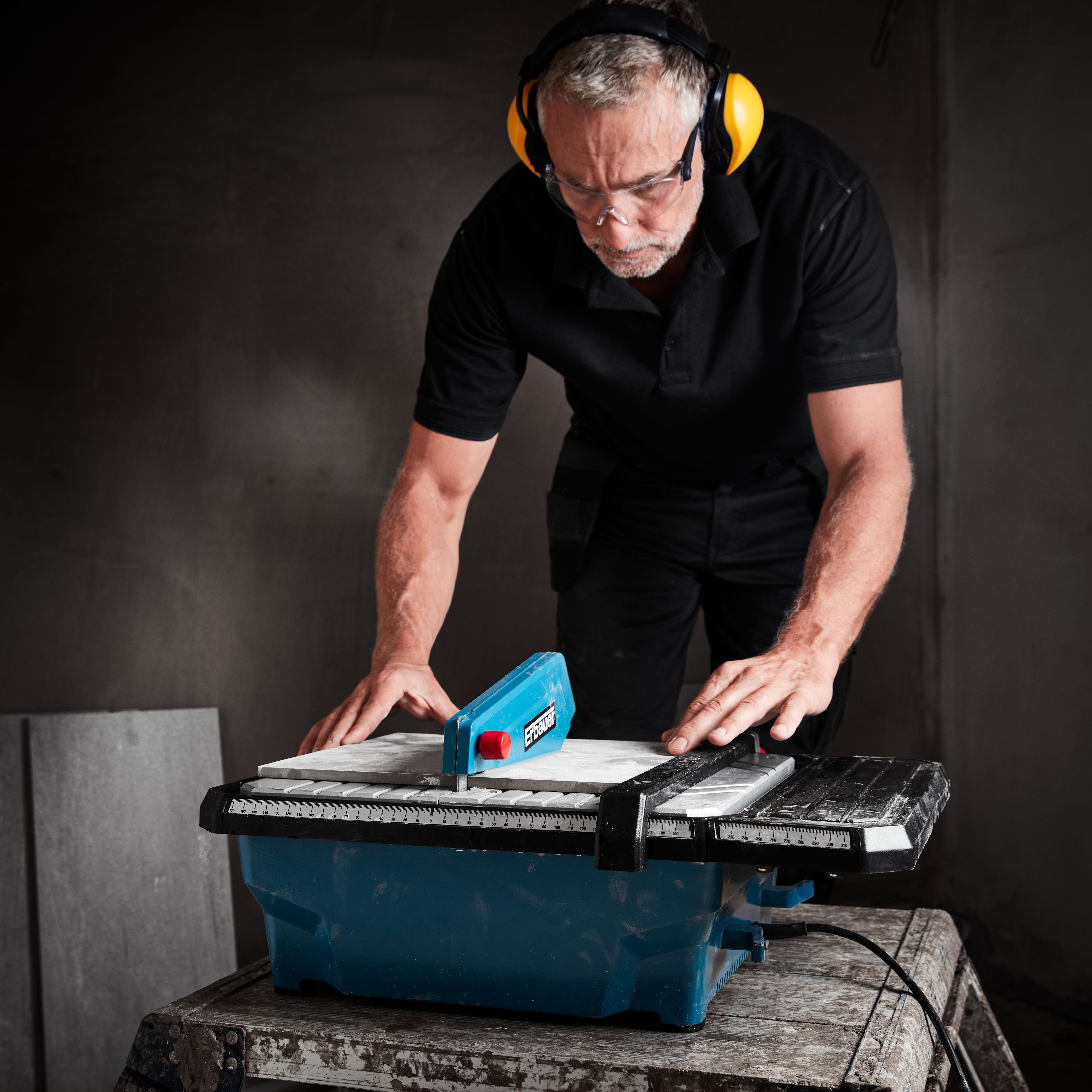 Erbauer 750W 220-240V Corded Tile cutter ERB337TCB
