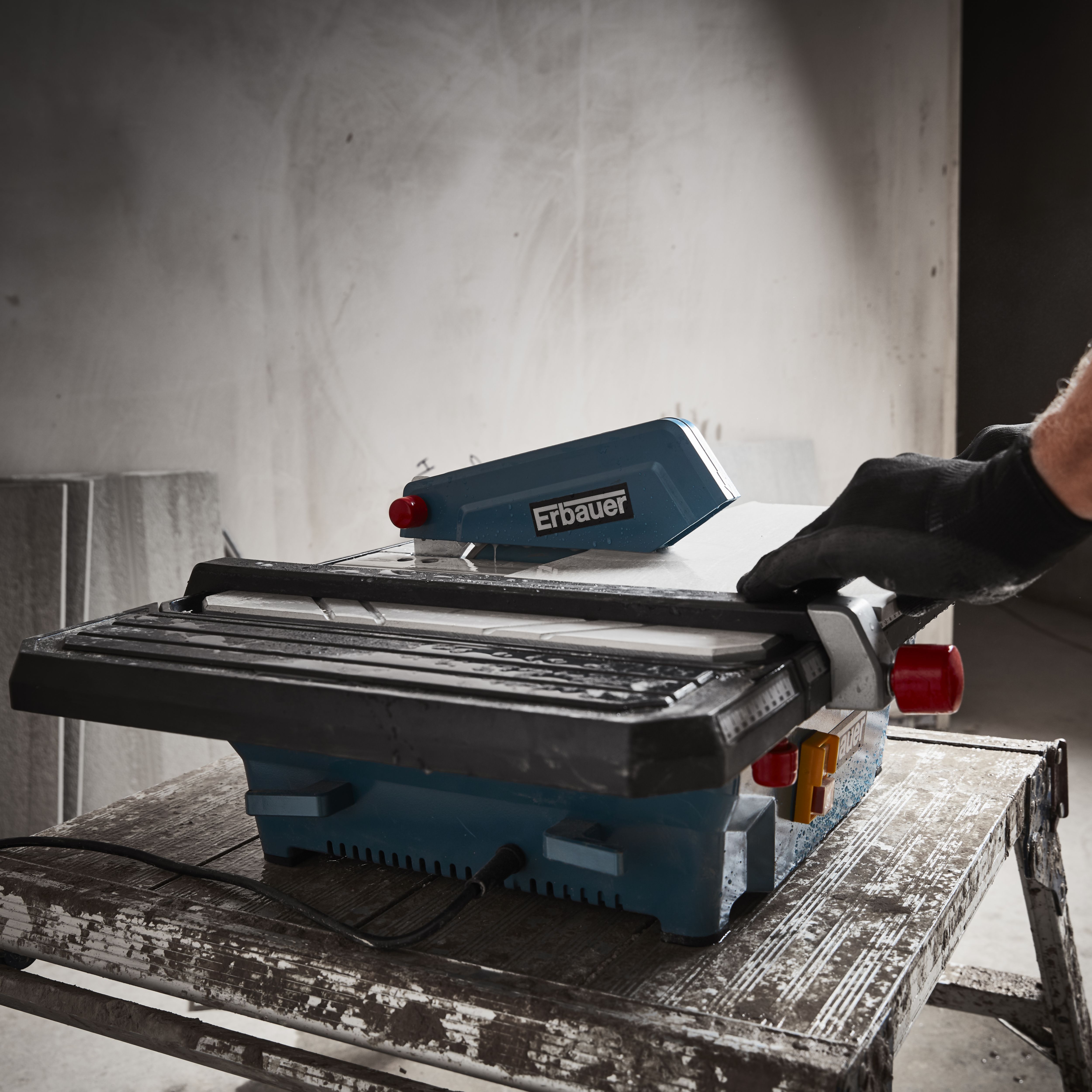 Erbauer 750W 220-240V Corded Tile cutter ERB337TCB