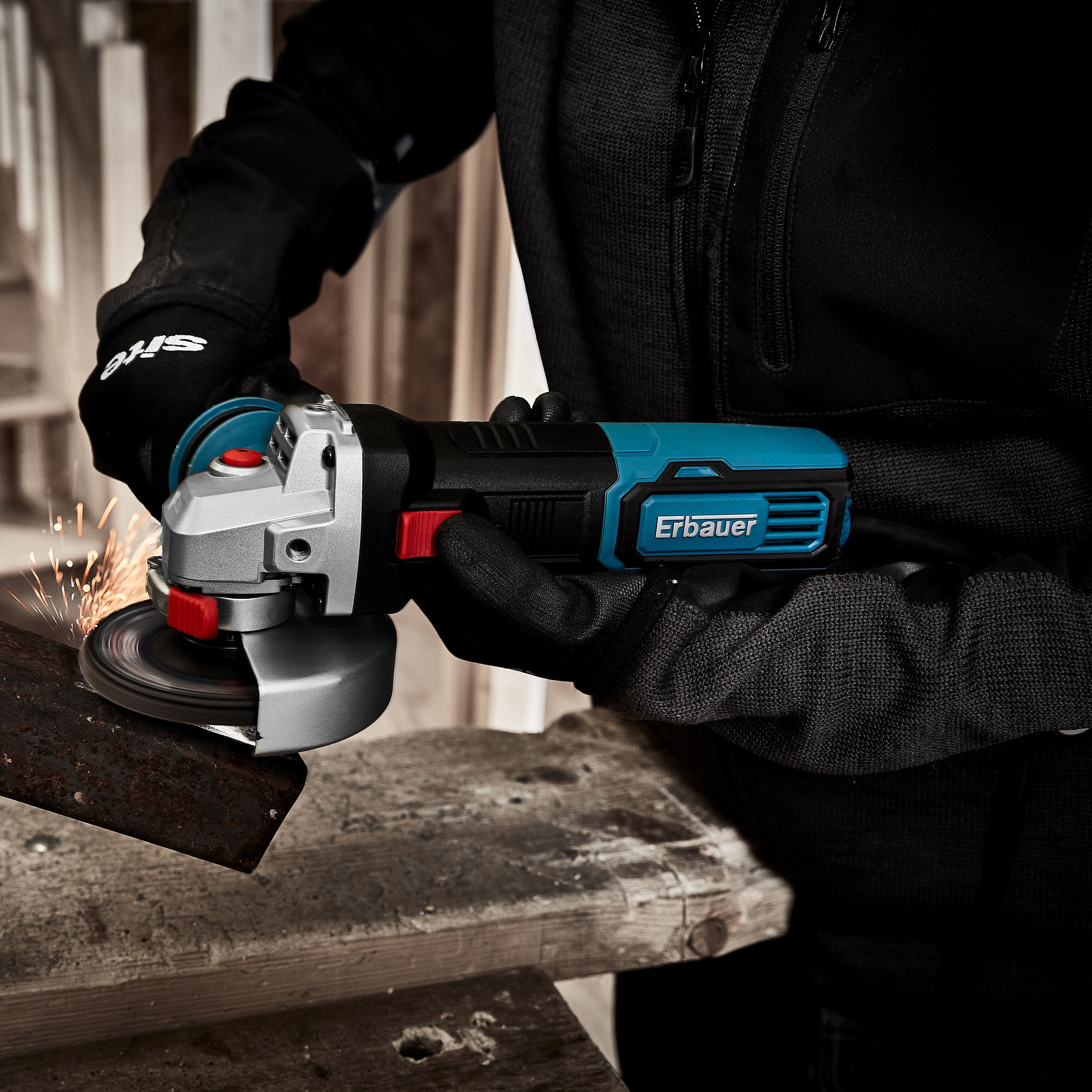 Erbauer 900W 240V 115mm Corded Angle grinder - EAG900-115