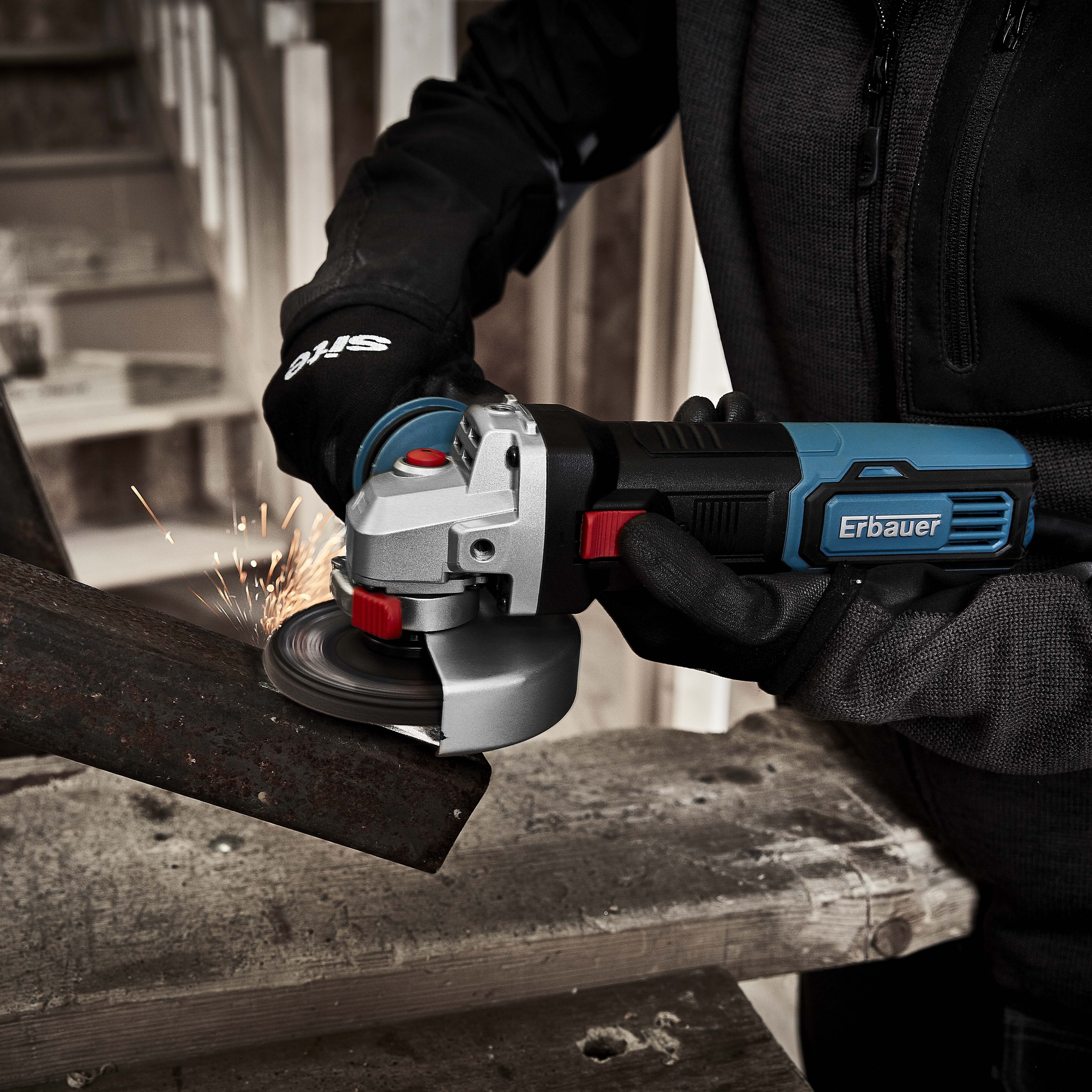 Erbauer 900W 240V 115mm Corded Angle grinder - EAG900-115