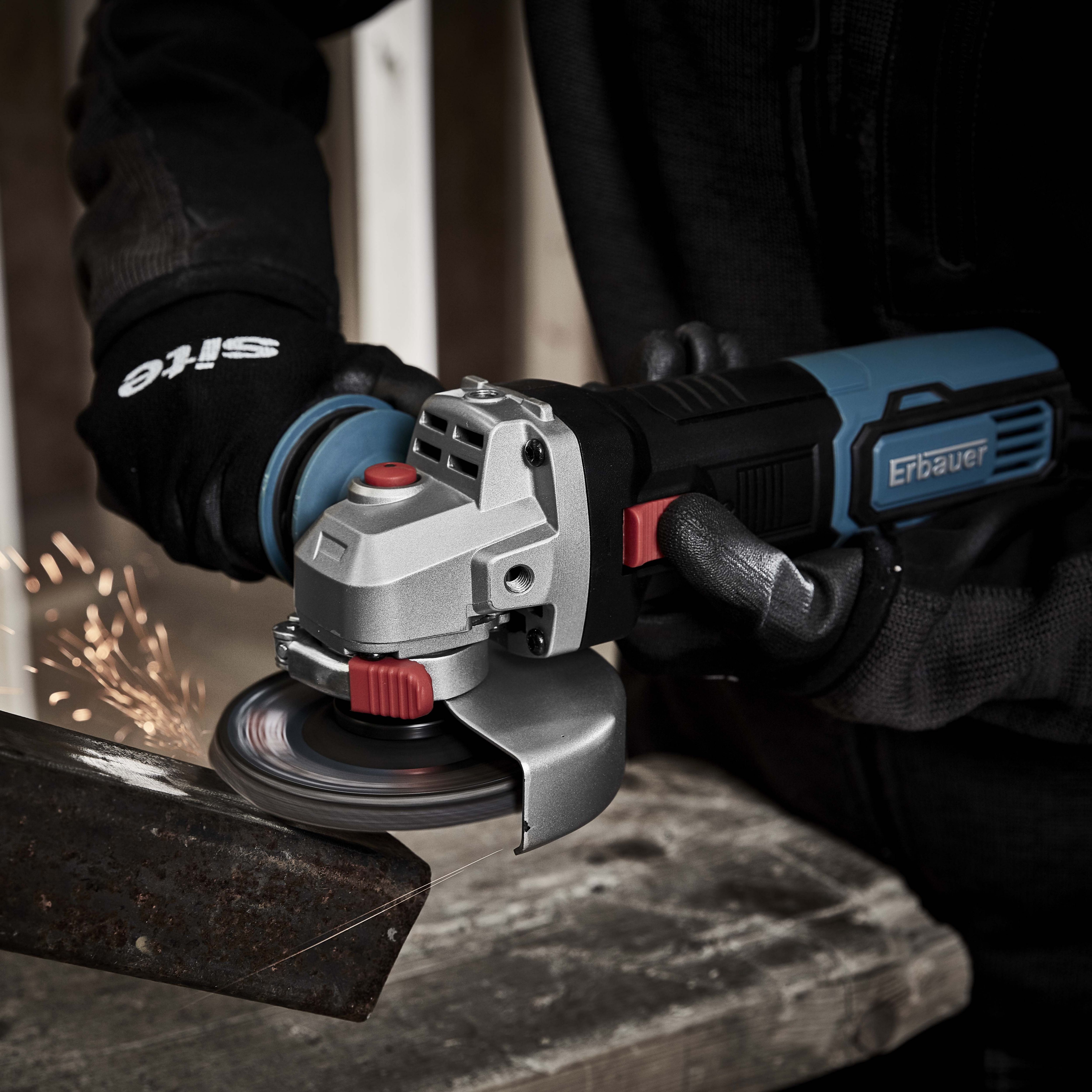 Erbauer 900W 240V 115mm Corded Angle grinder - EAG900-115