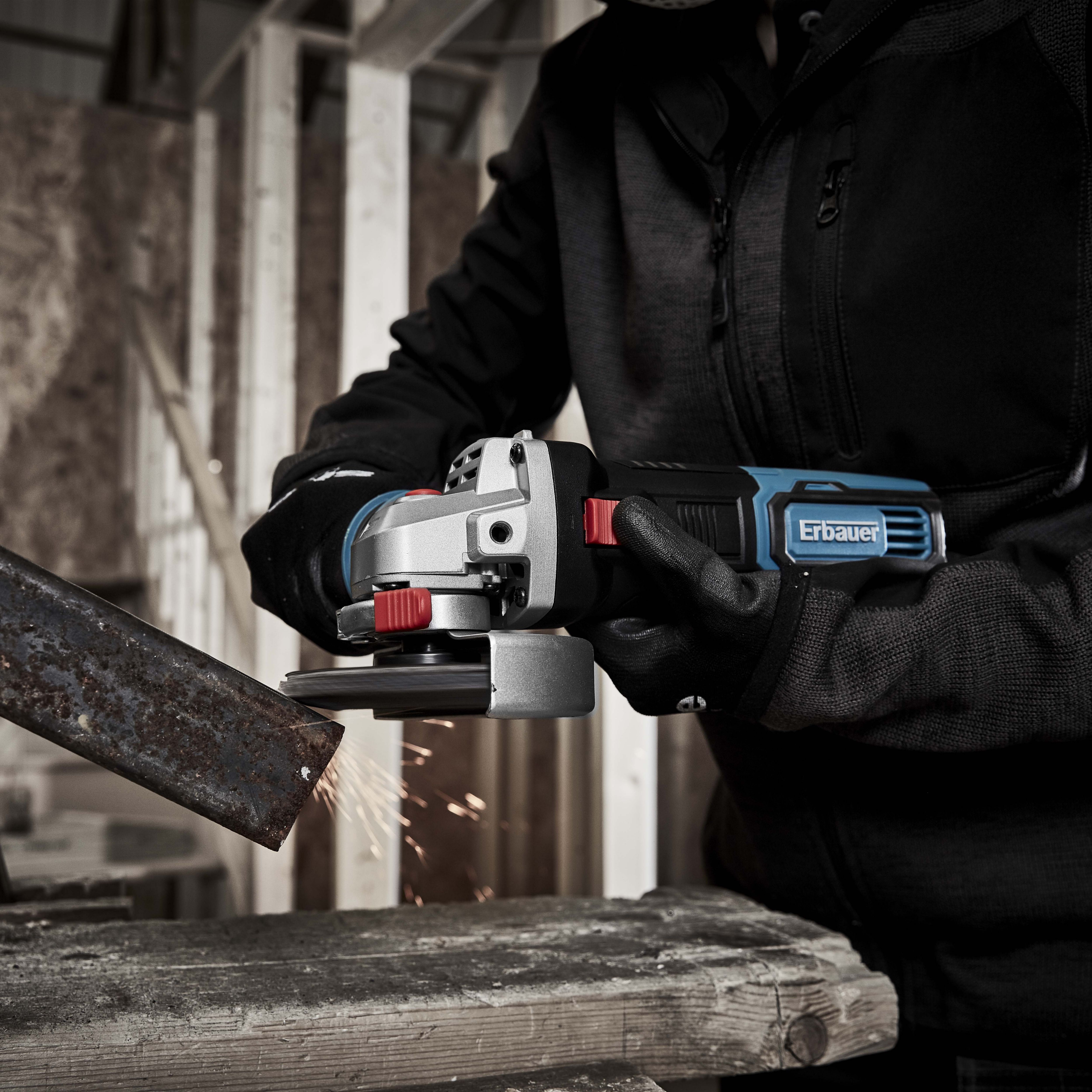 Erbauer 900W 240V 115mm Corded Angle grinder - EAG900-115