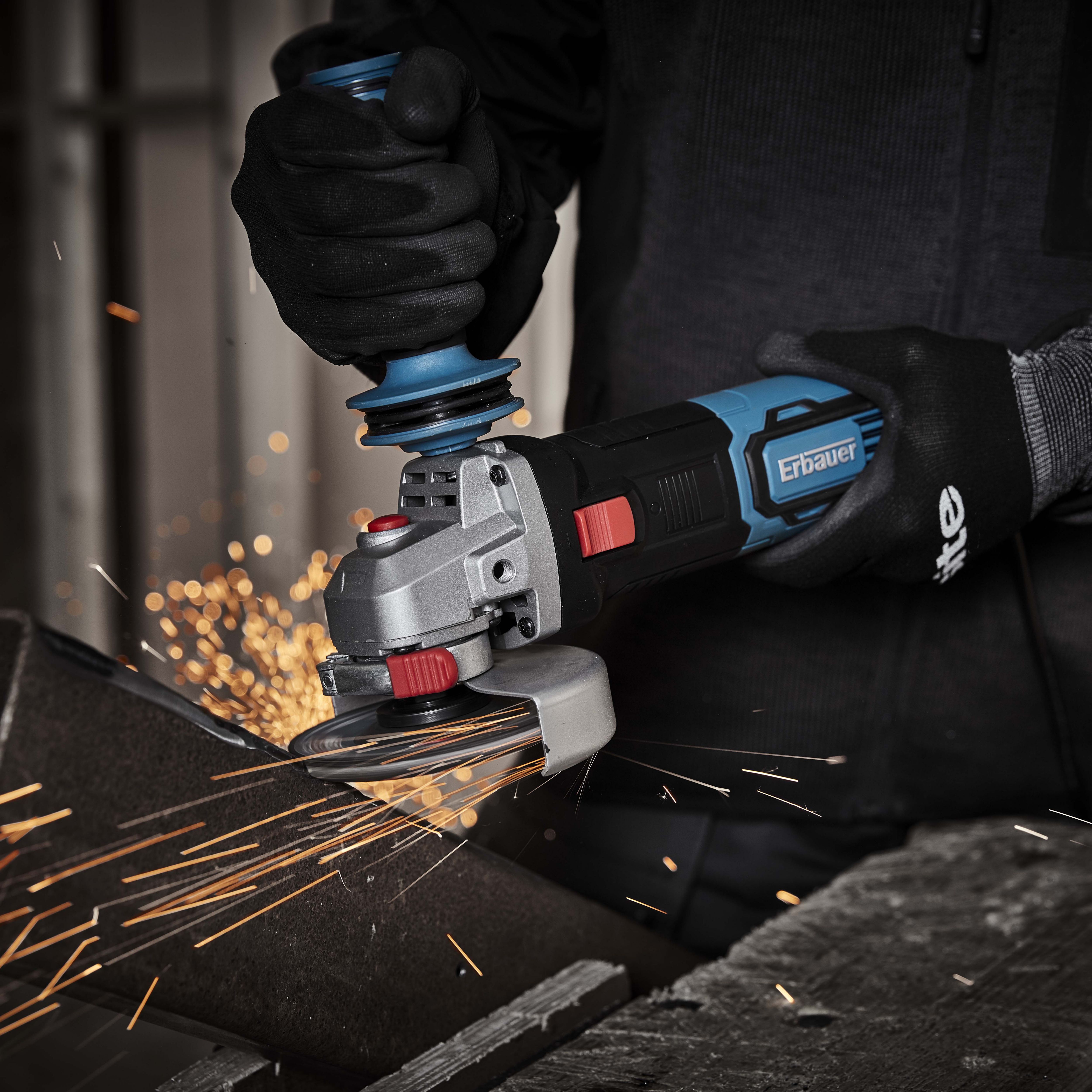 Erbauer 900W 240V 115mm Corded Angle grinder - EAG900-115