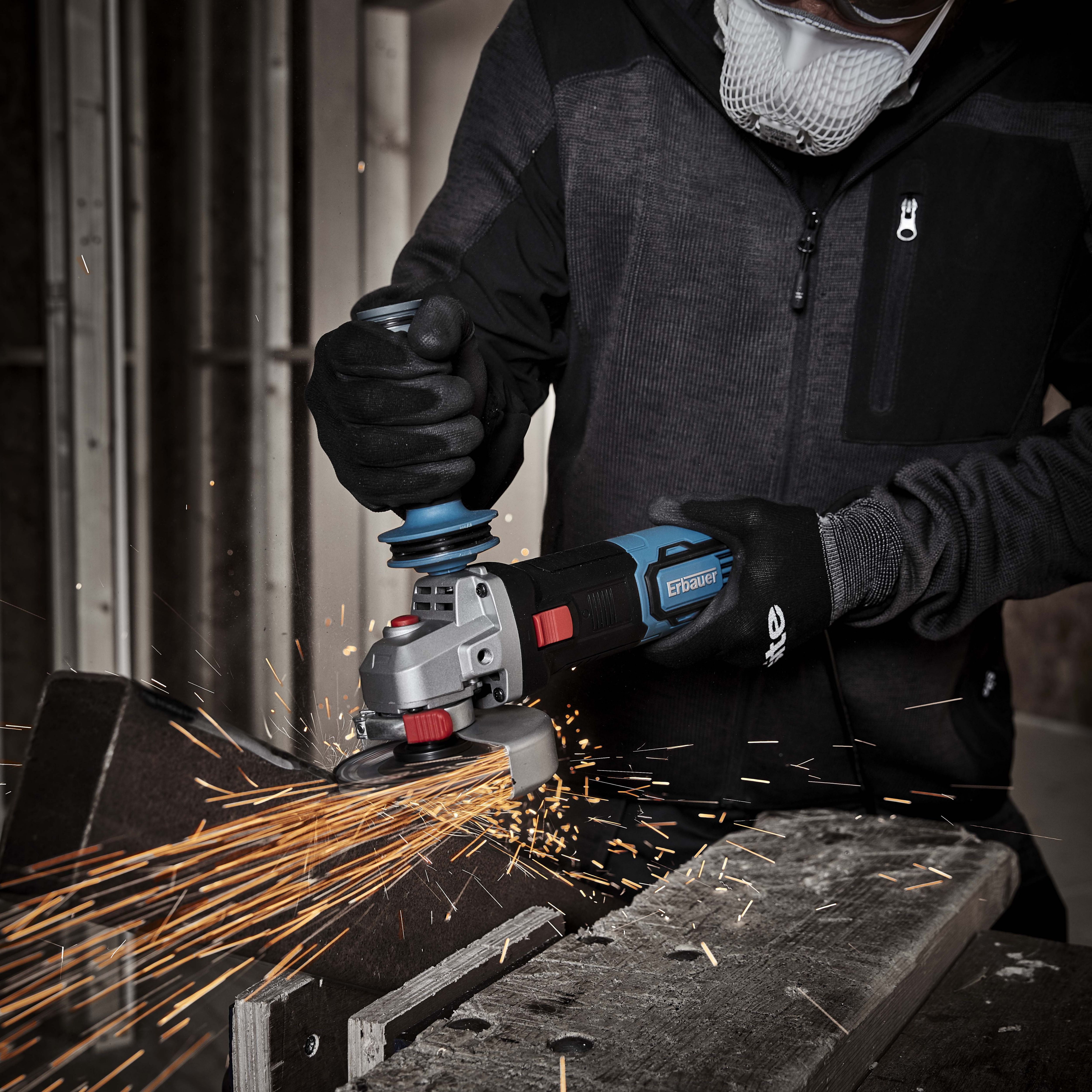 Erbauer 900W 240V 115mm Corded Angle grinder - EAG900-115