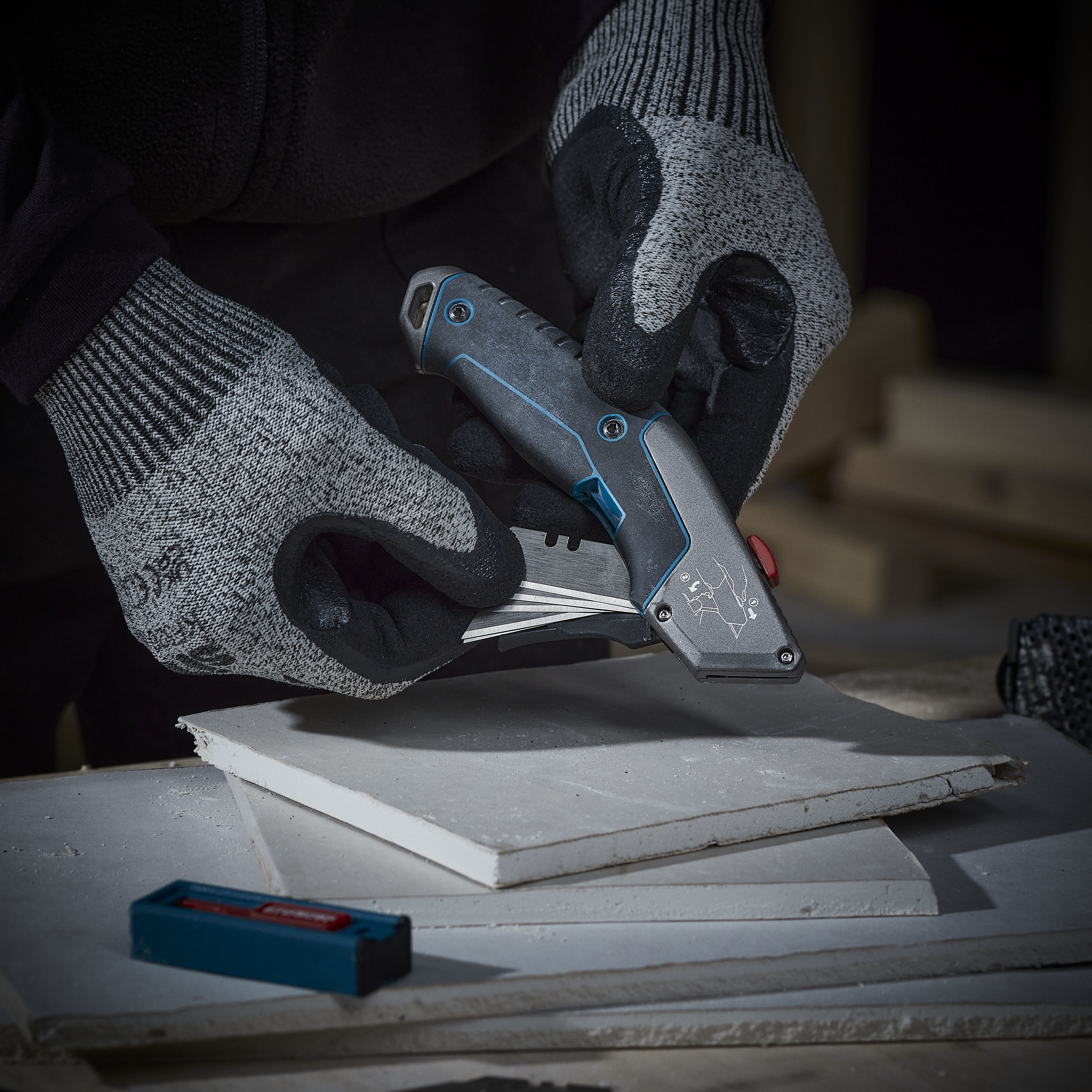 Erbauer Black Retractable knife