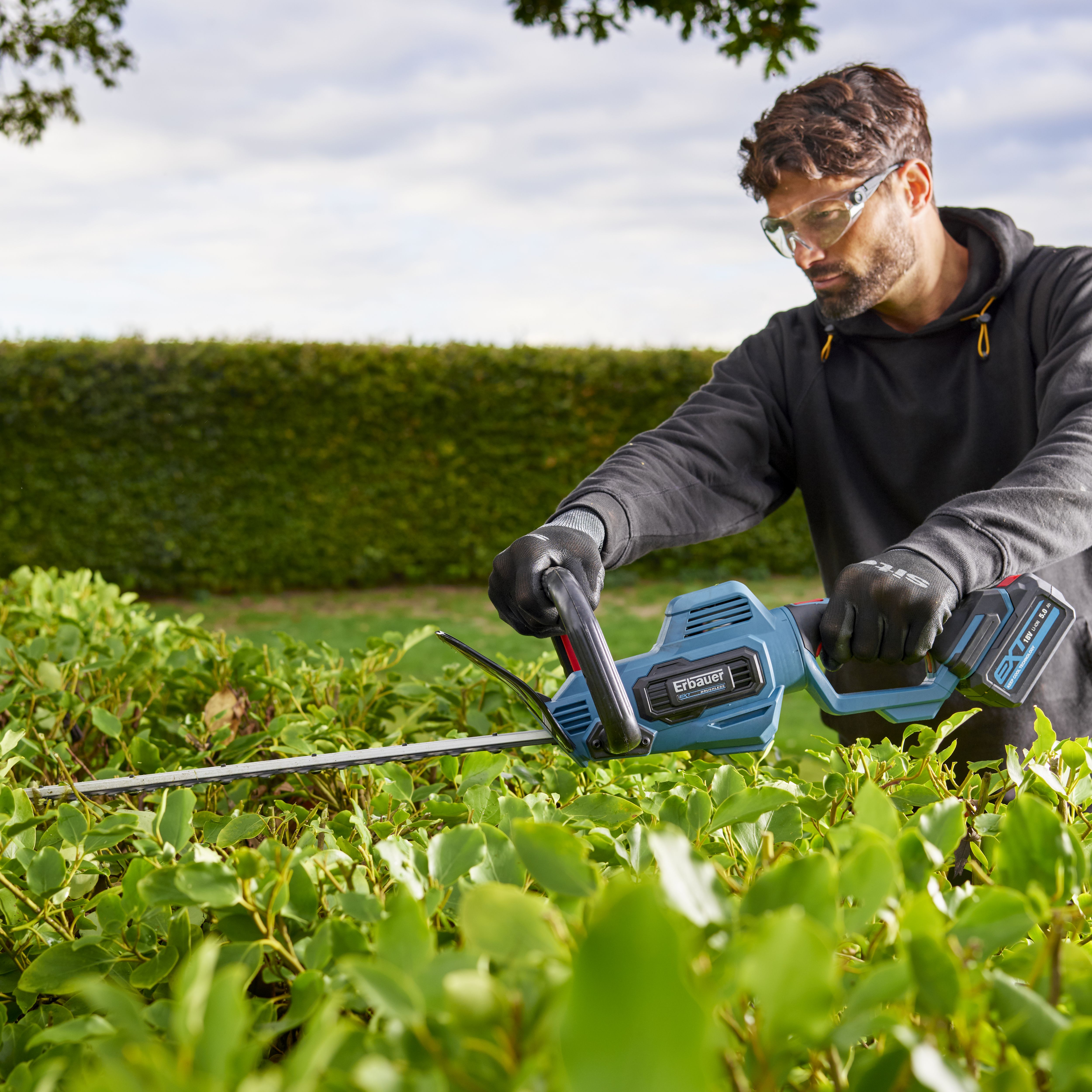 Erbauer pole 18v 450mm cordless hedge trimmer discount