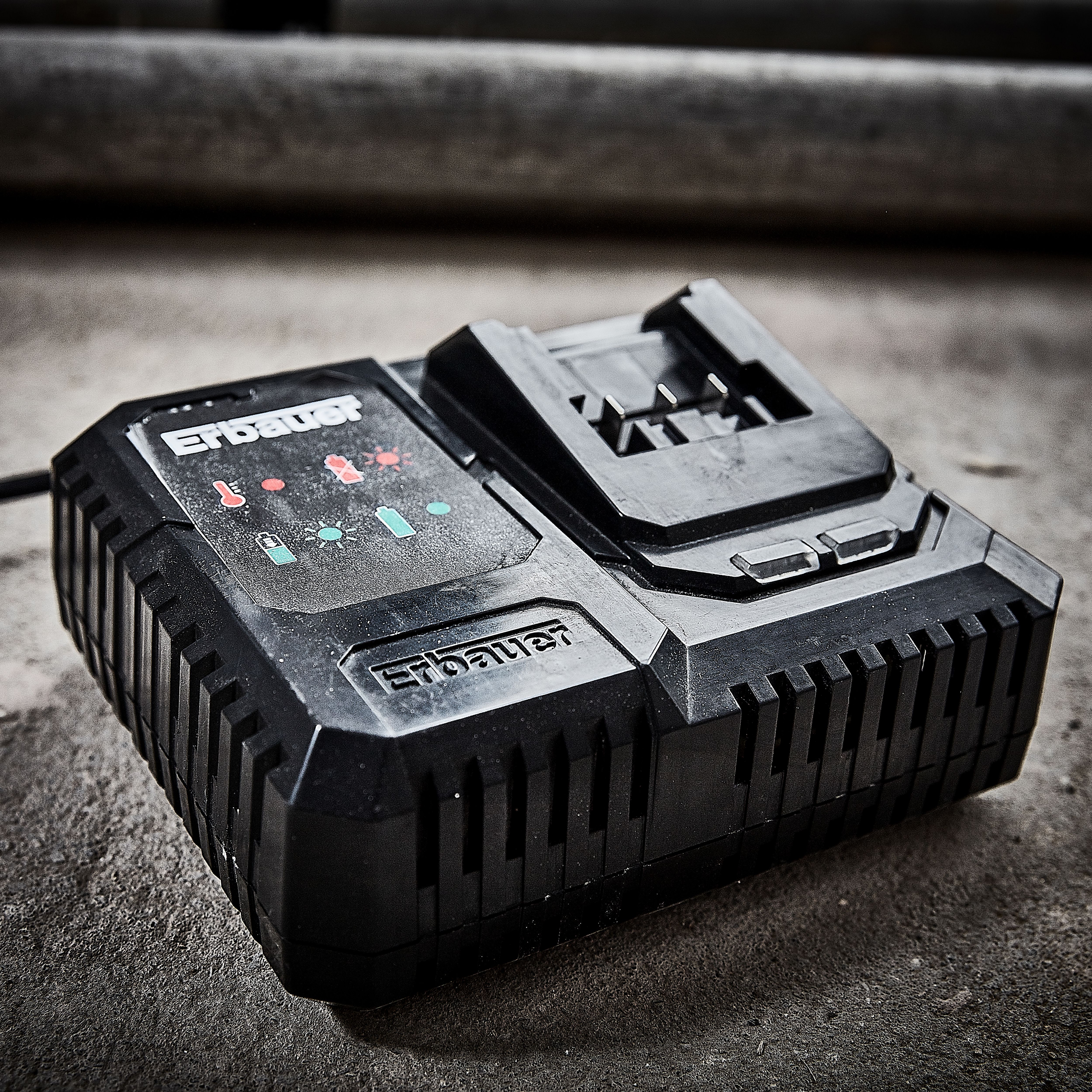 Erbauer EXT 18V Li-ion Fast Battery charger EFC18-Li Refurbished