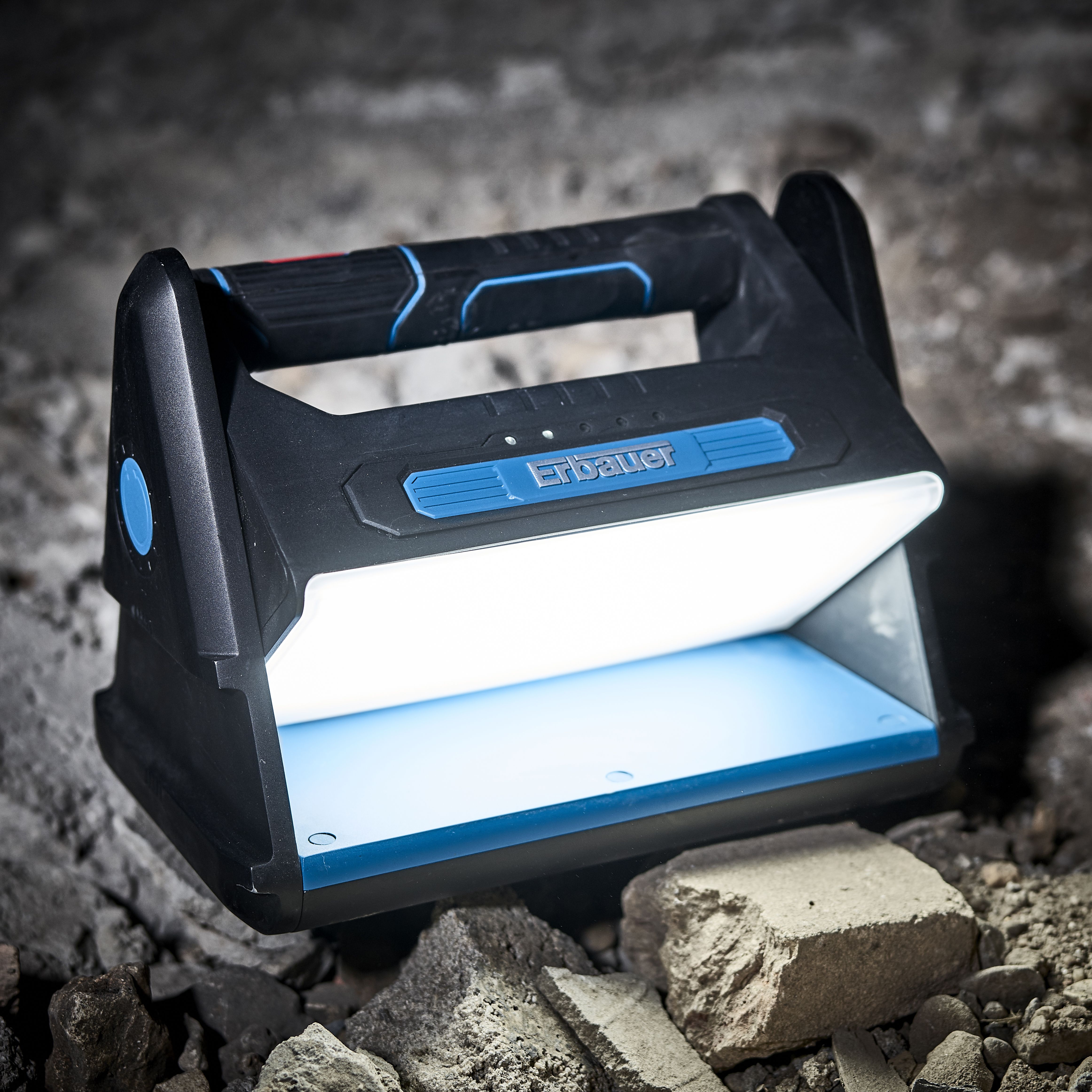 Erbauer Lewo 10W Cordless Integrated LED Rechargeable Work light, 800lm