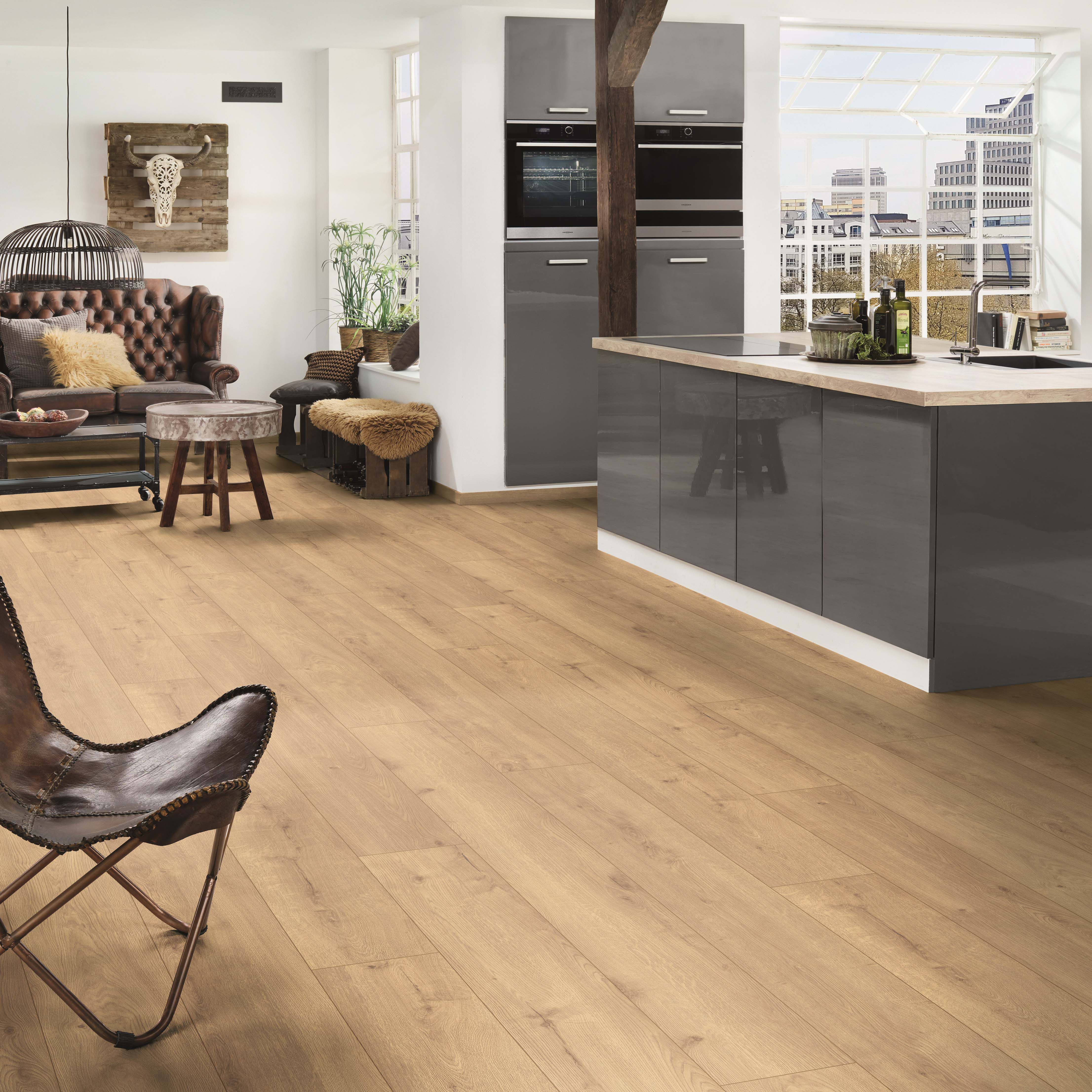 Eurohome Thames Natural Oak effect Laminate Flooring, 2.26m² | DIY at B&Q