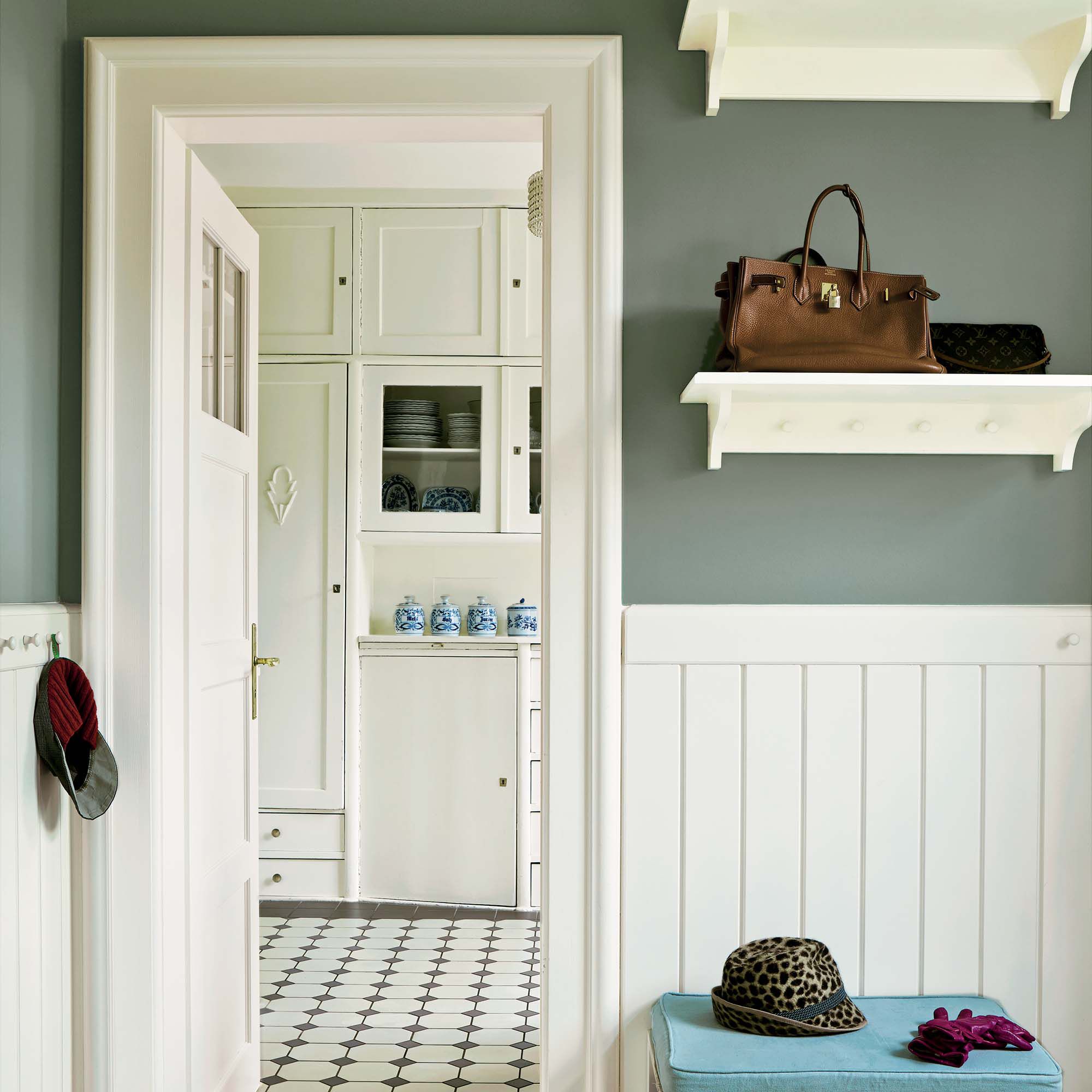 Farrow & Ball Modern Card Room Green No.79 Matt Wall & ceiling Emulsion paint, 2.5L