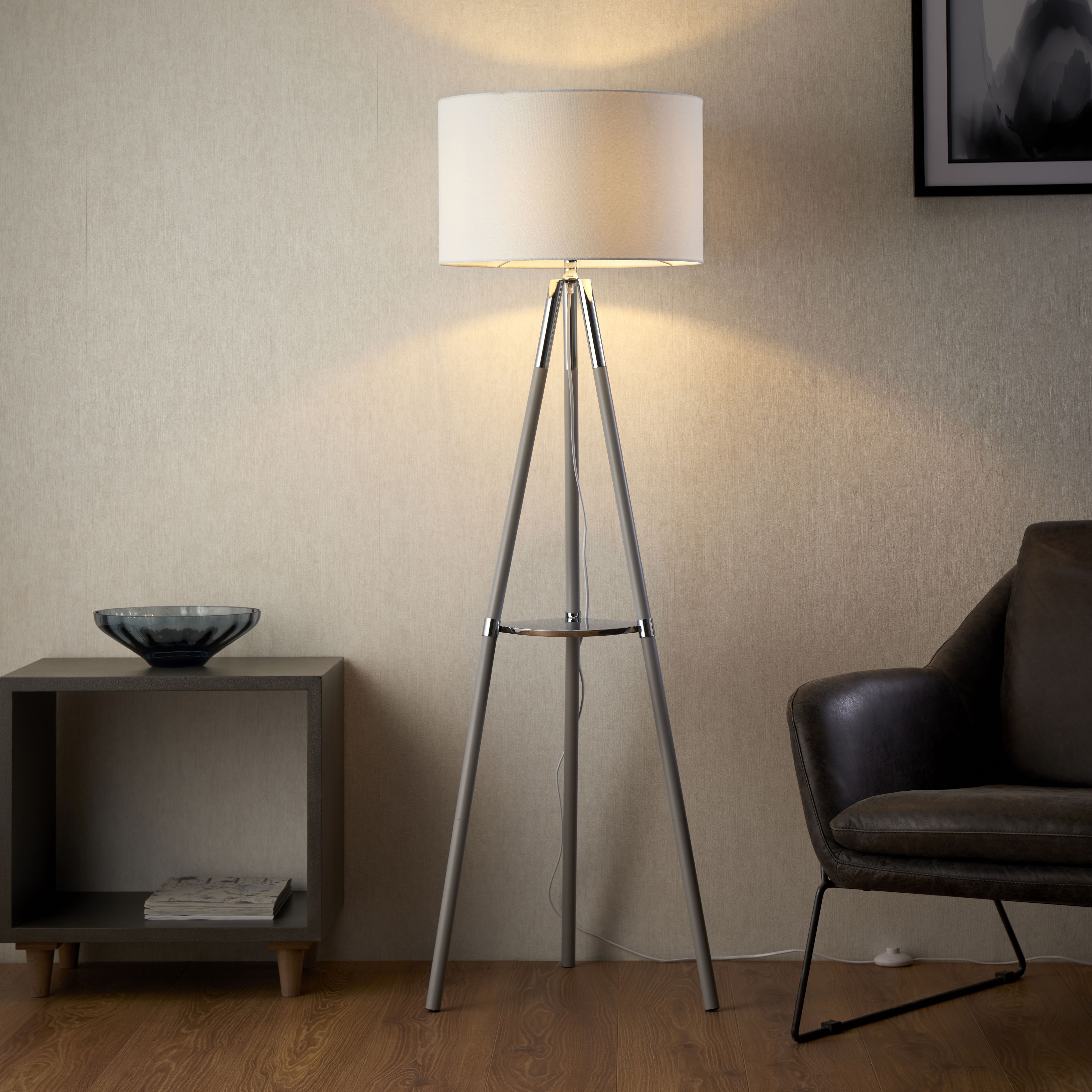 Standing lamp deals shelf