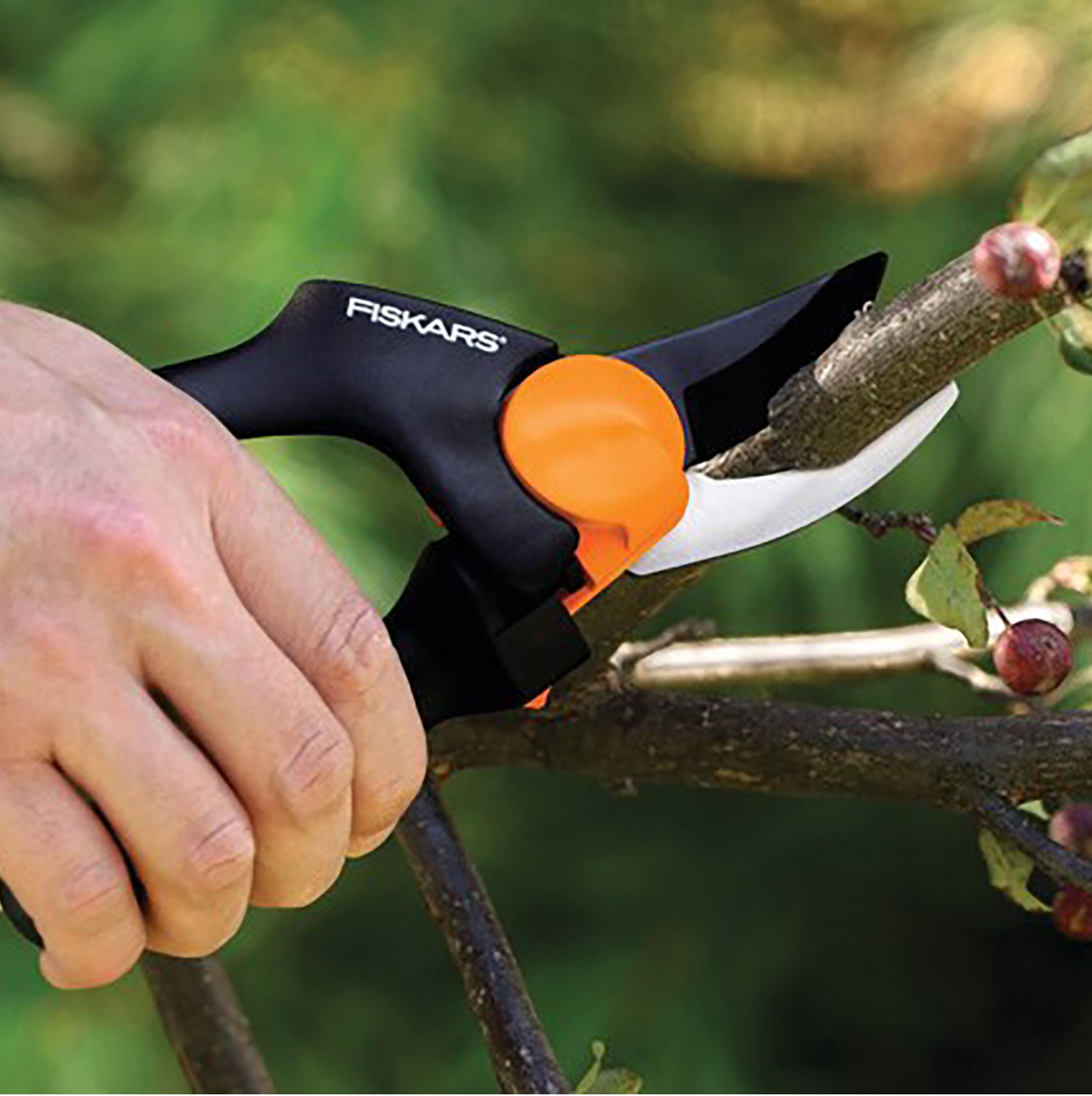 Fiskars Powergear Geared Bypass Secateurs
