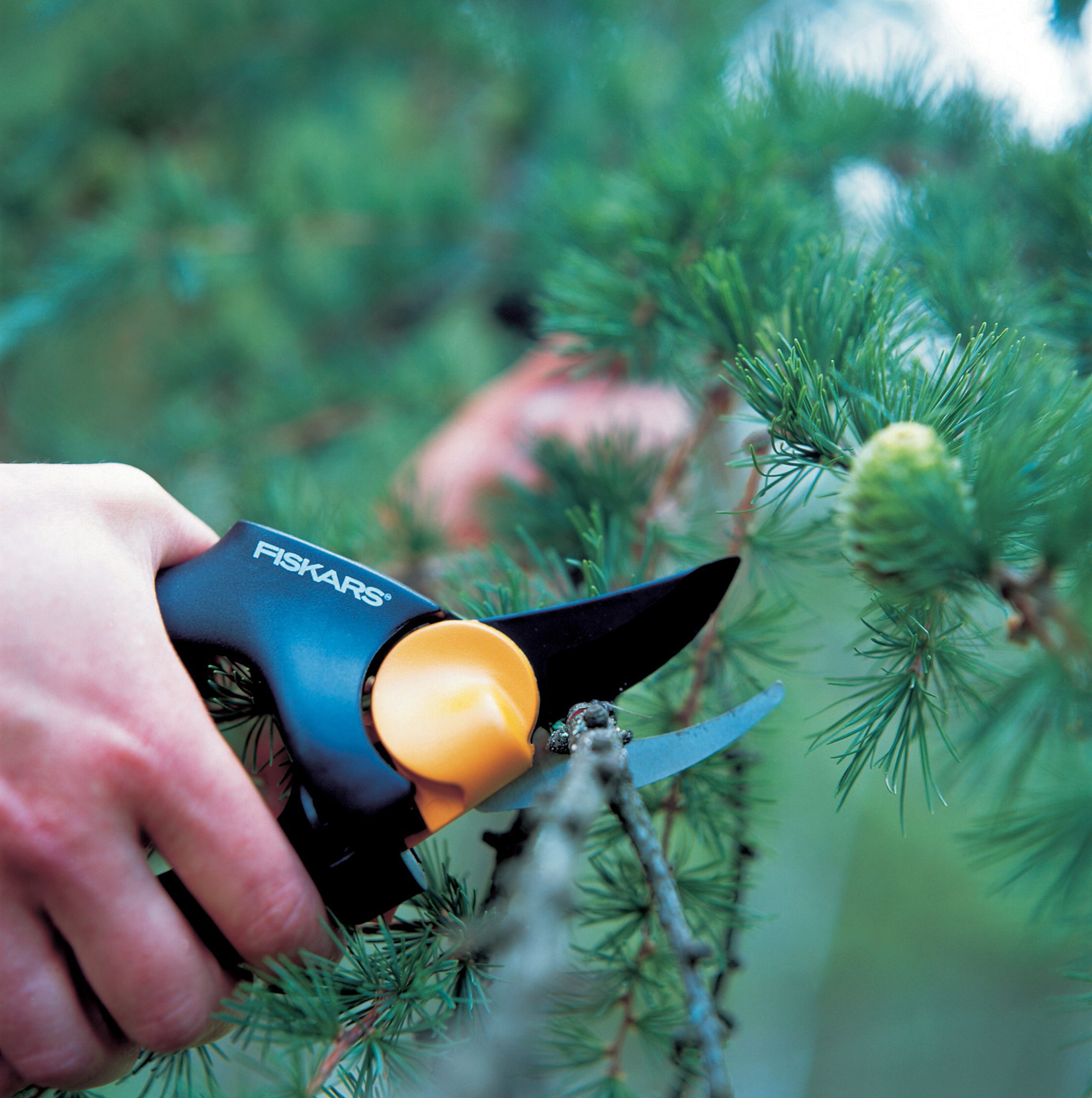 Fiskars Powergear Geared Bypass Secateurs