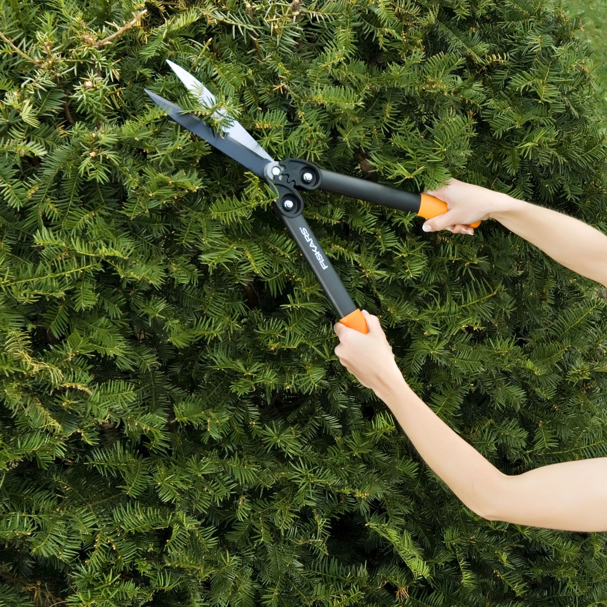Fiskars PowerGear Geared Straight Hedge Shears D 28mm