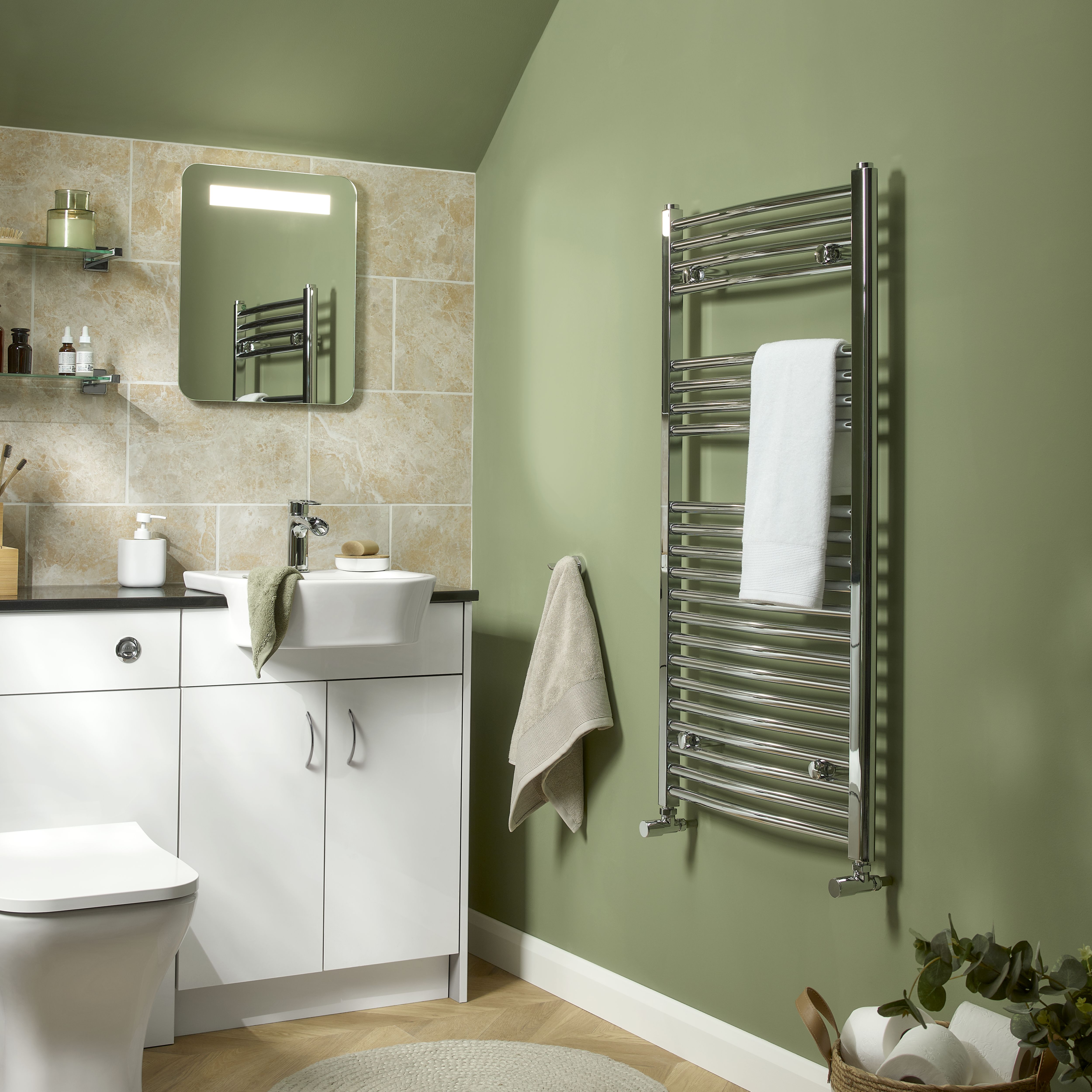 Flomasta Curved Chrome effect 1388BTU Vertical Towel radiator (W)600mm x (H)1100mm
