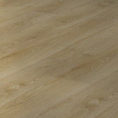Floormaster Tileloc Natural Milano Oak Effect Laminate Flooring 1 25m Pack Diy At B Q