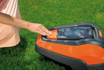 Flymo Cordless Robotic lawnmower