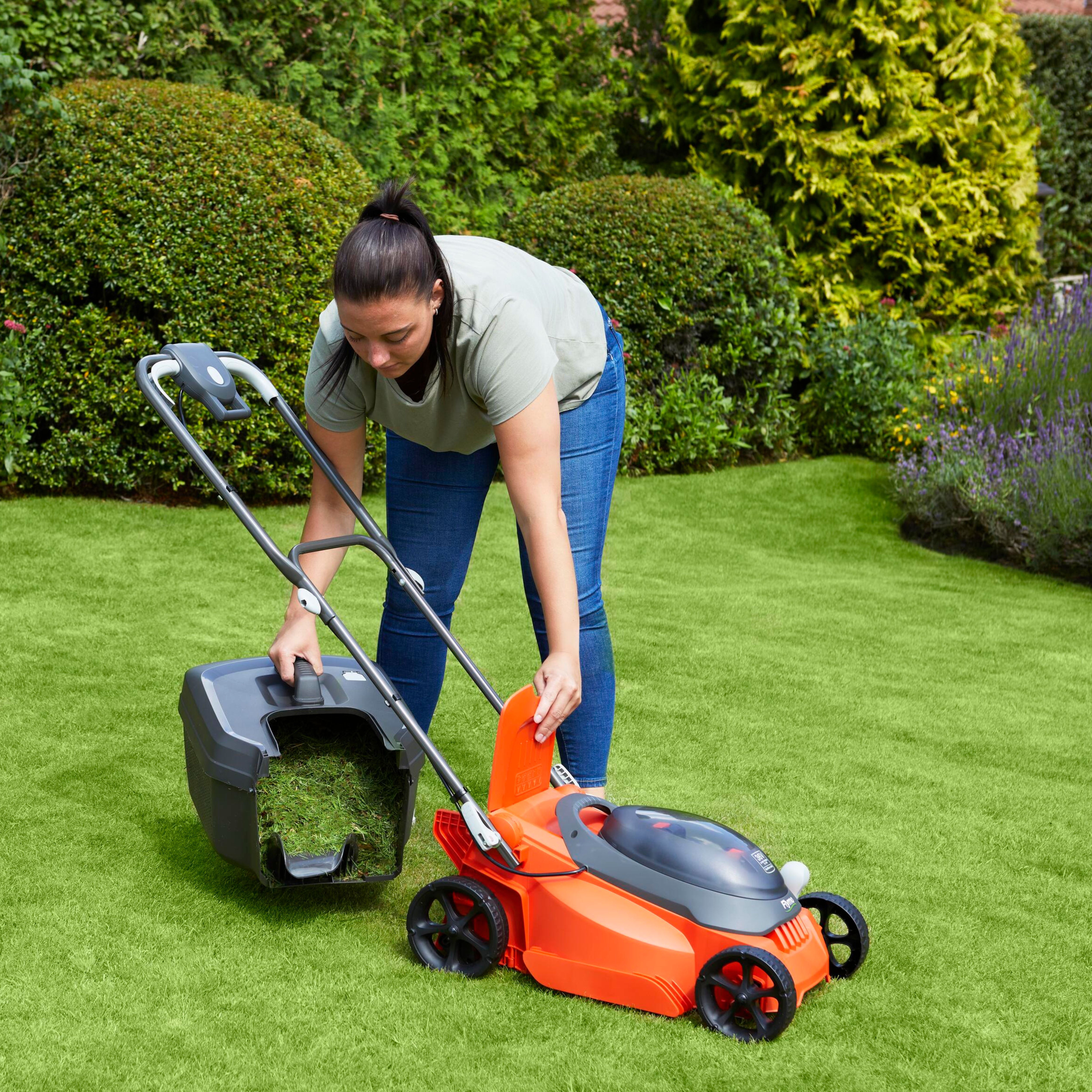 B&q store lawnmowers electric