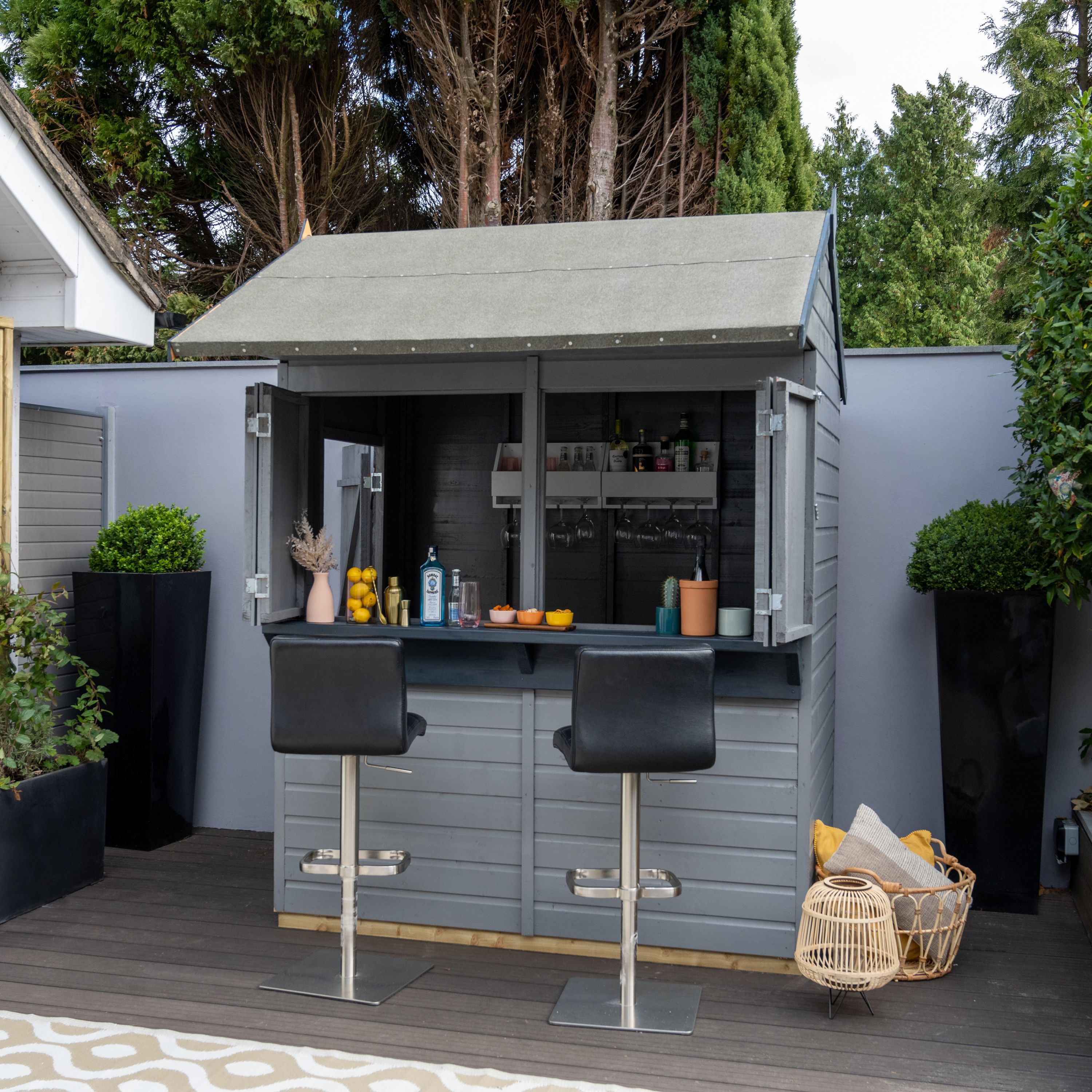 Forest Garden Reverse apex Wooden Garden bar with Single door