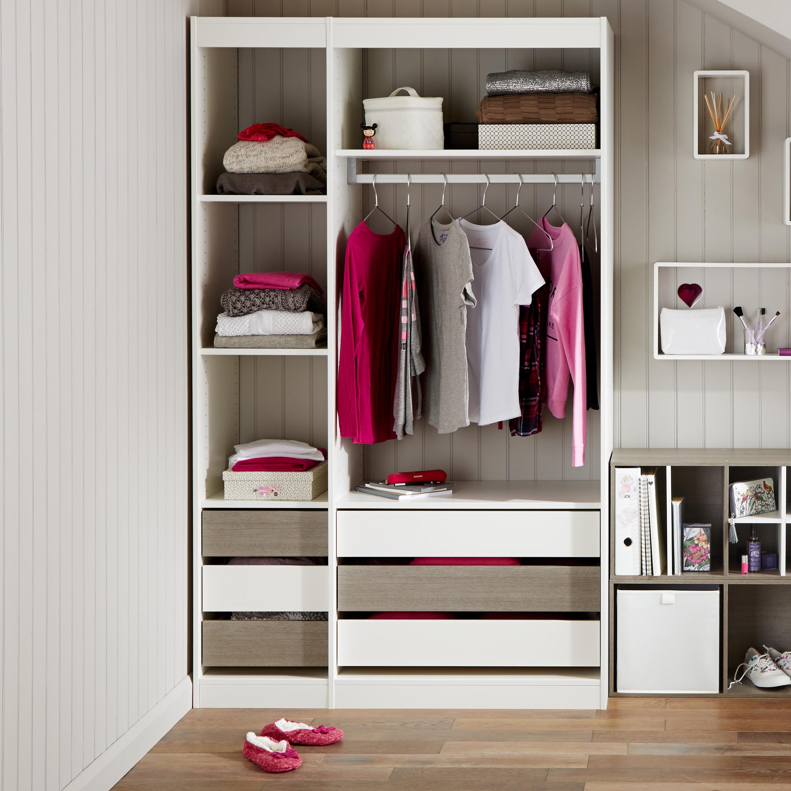 Вместительный. Подвесные зоны хранения. Clothes Cabinet. Storage Wardrobe Grey. Storage Wardrobe Grey закрытый.