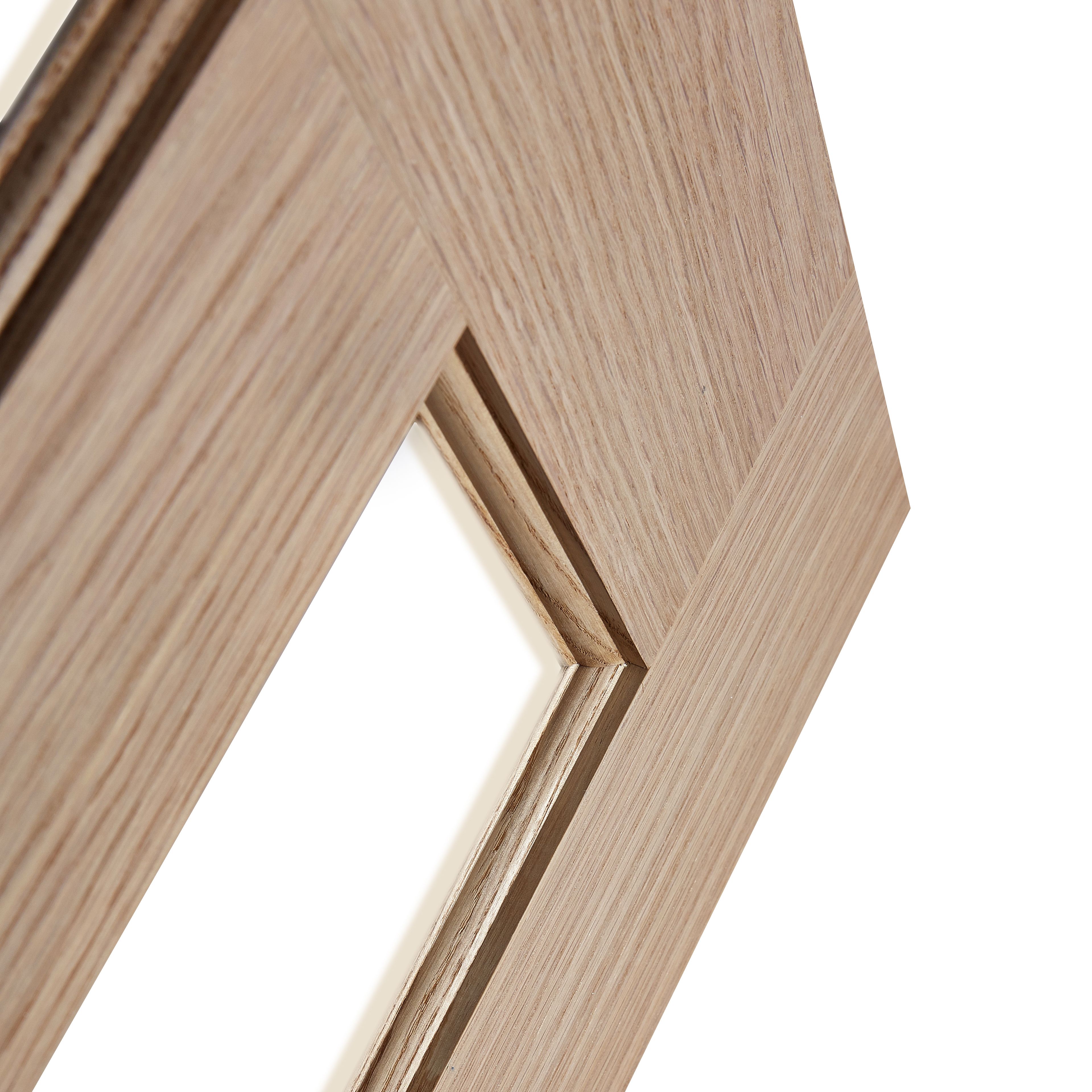 Fortia Vertical 3 Lite Clear Glazed Contemporary Natural Oak veneer Internal Timber Door, (H)1981mm (W)838mm (T)35mm
