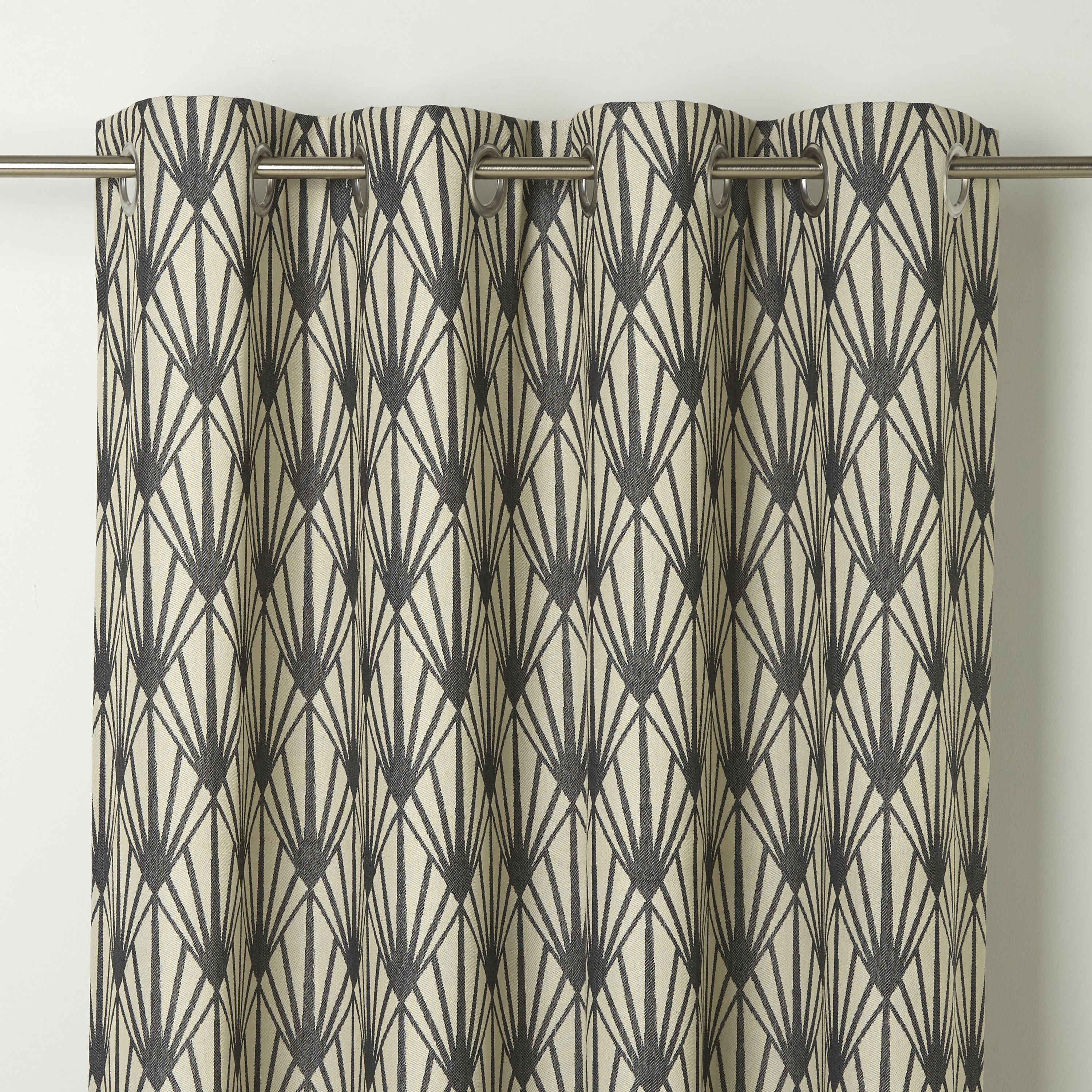 Featured image of post B Q Matching Wallpaper And Curtains So long as the rest of your room isn t too opulent or fussy matching these