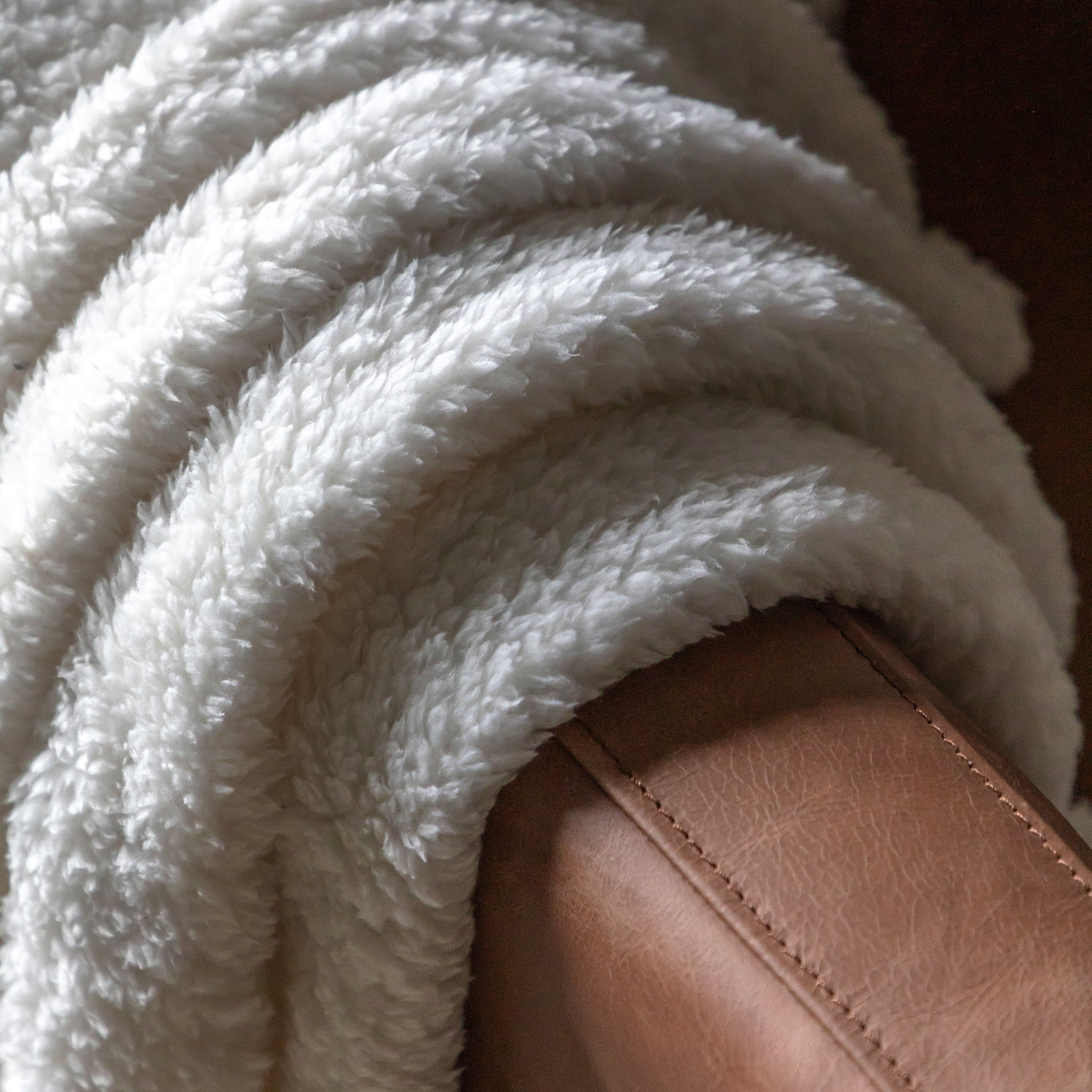 Gallery™ Cream Teddy Fleece Throw (L) 180cm x (W) 140cm
