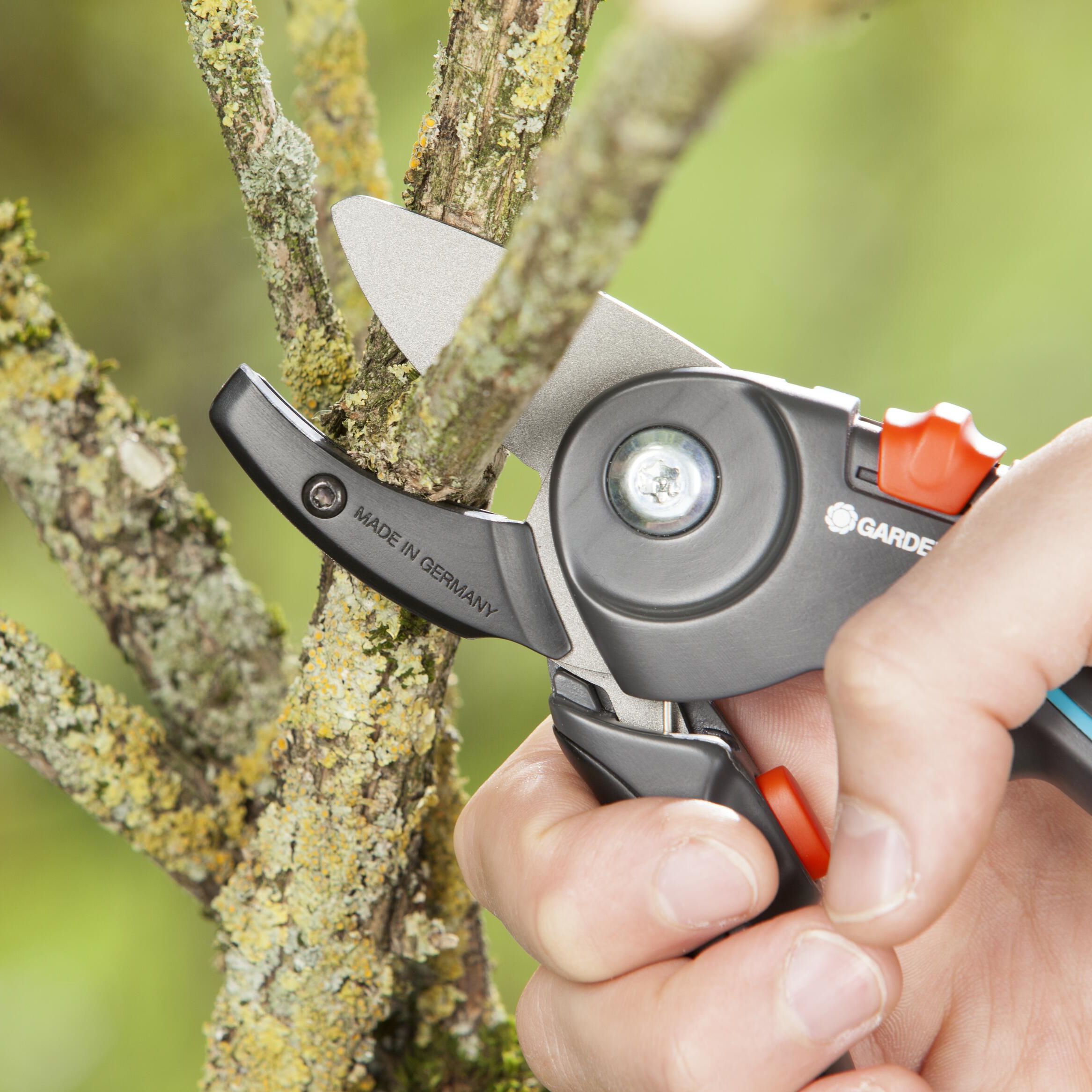 Gardena Black Anvil Secateurs