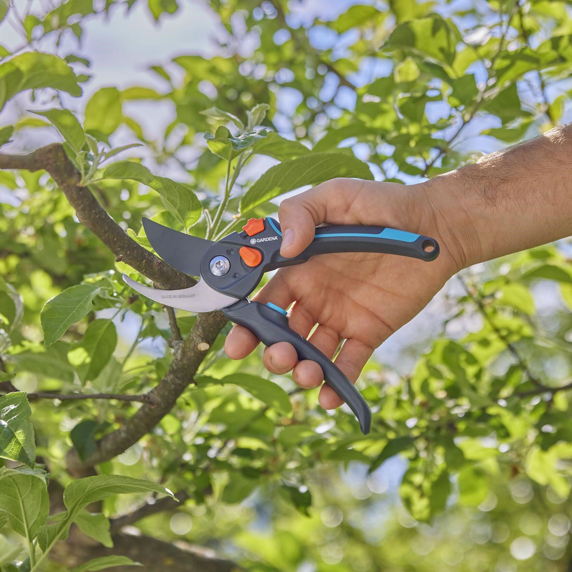 Gardena Black Steel Secateurs (H) 20mm x (W) 60mm