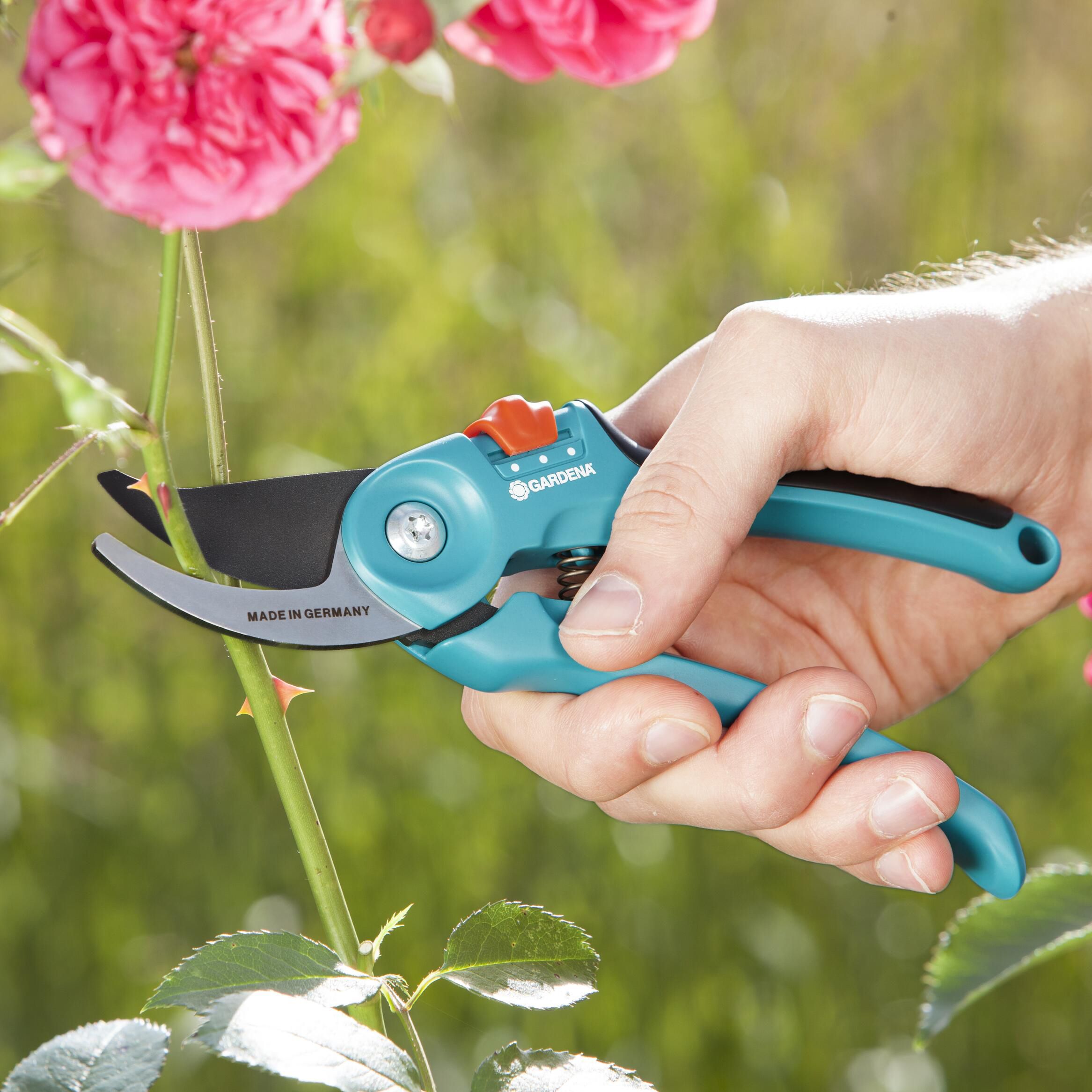 Gardena Teal Bypass Secateurs