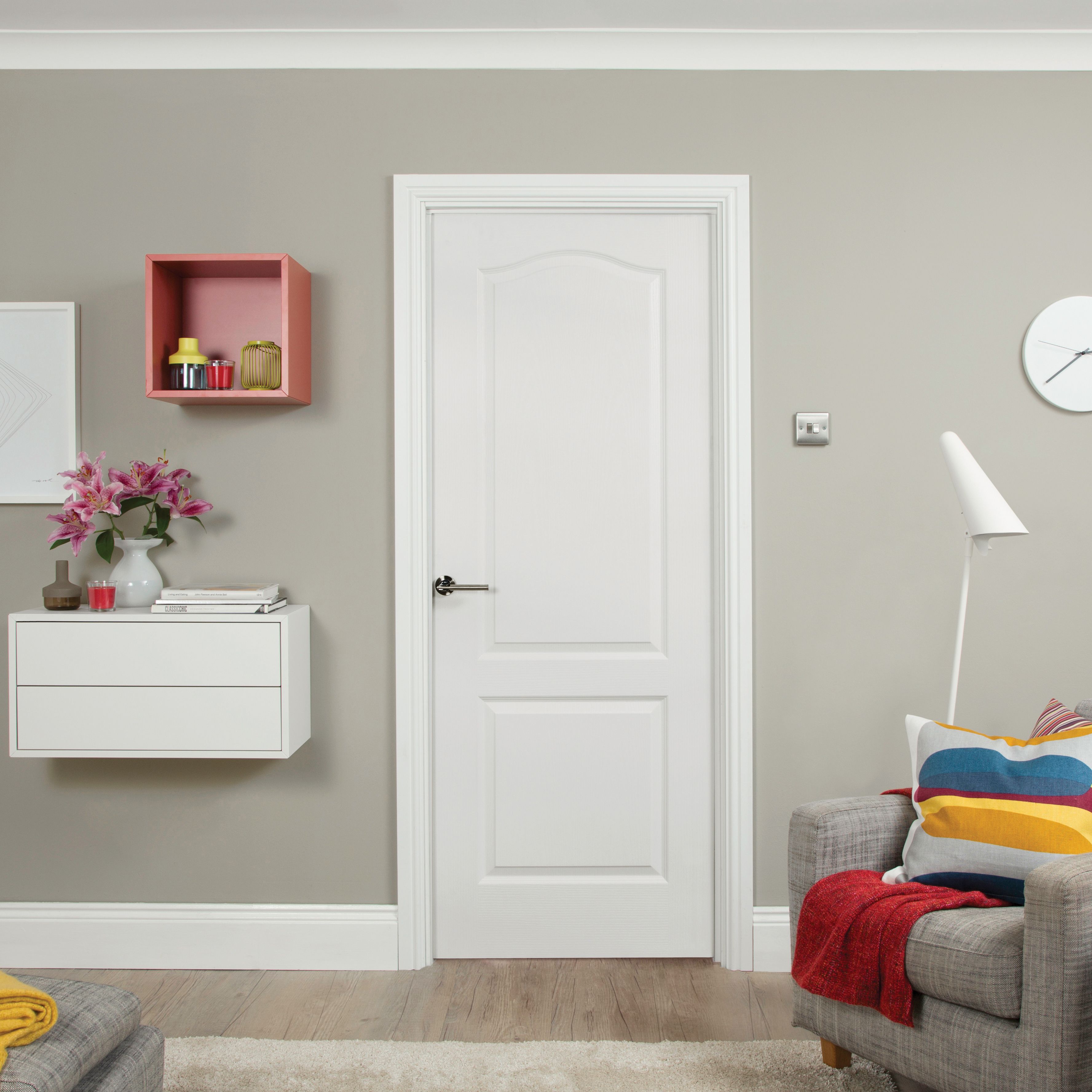 Geom 2 panel Unglazed Arched White Woodgrain effect Internal Timber Door, (H)1981mm (W)762mm (T)44mm