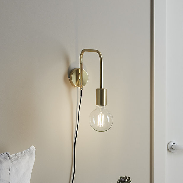 Ghlin Gold Effect Plug In Wall Light Diy At B Q - Gold Wall Lamp Plug In
