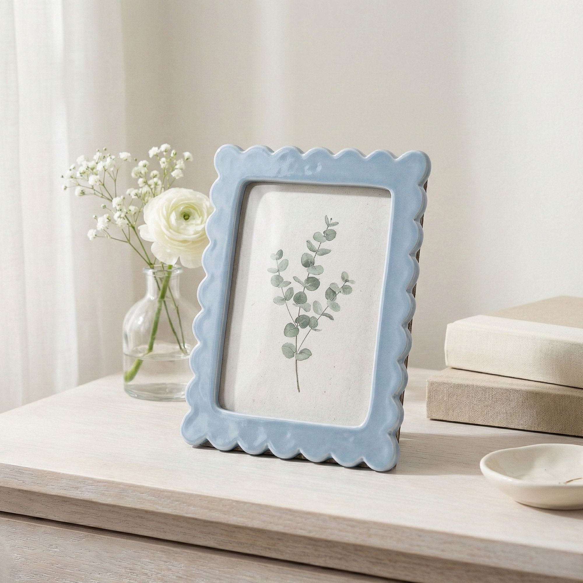 Gloss Blue Scalloped Single Photo frame (H)21cm x (W)16cm