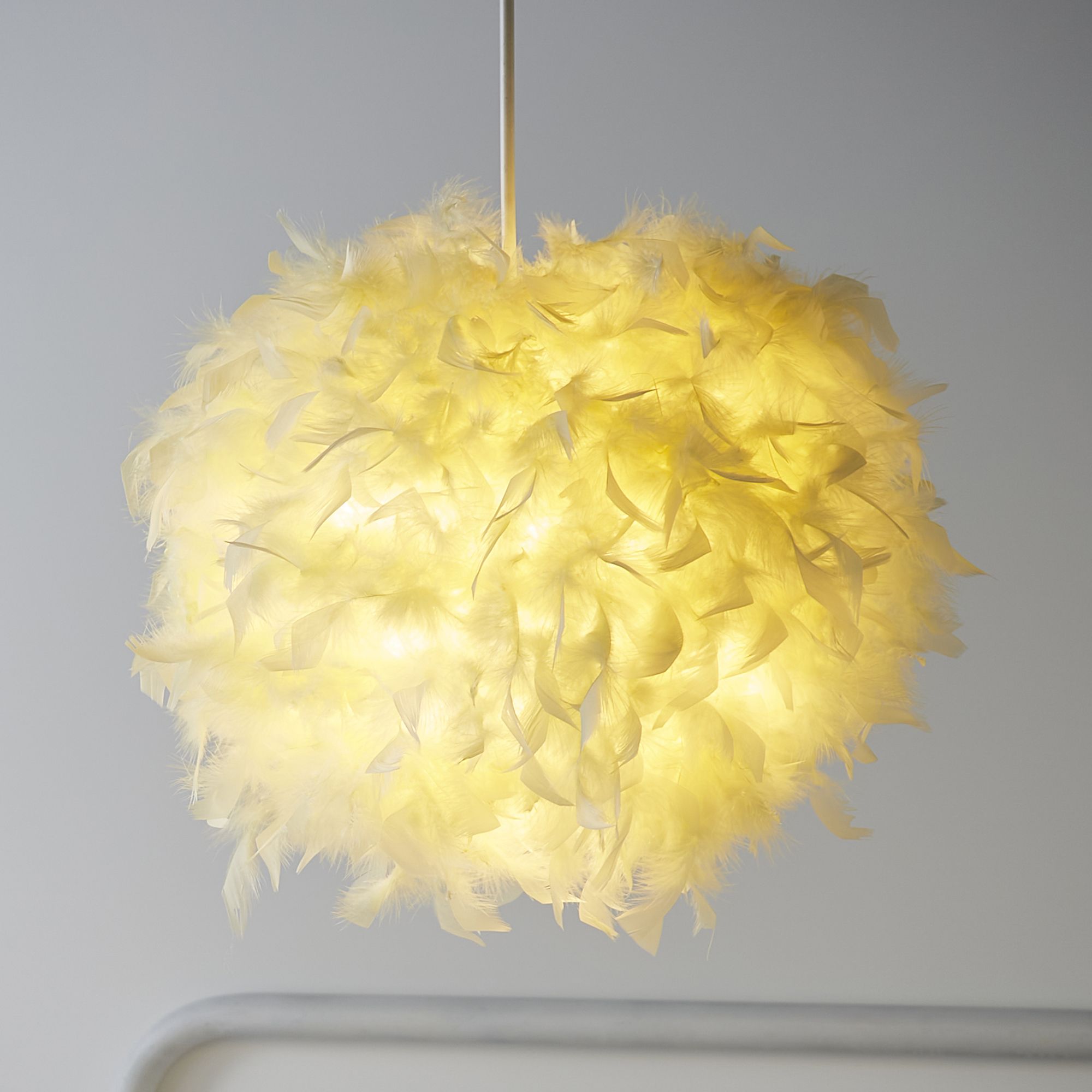 B&q feather hot sale lampshade